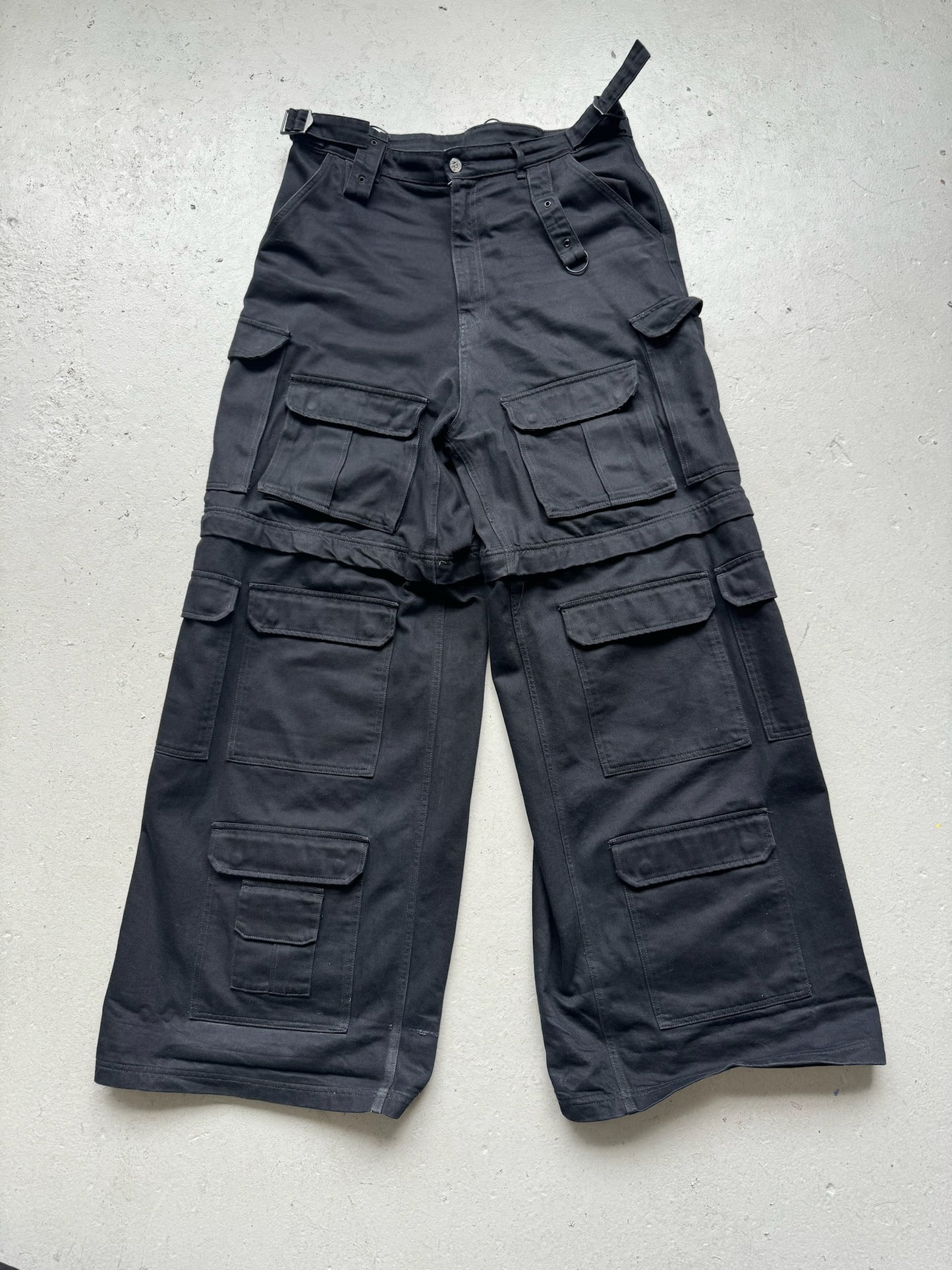 Vetements SS23 Multi Pocket Heavy Convertible Cargo Pants (36)