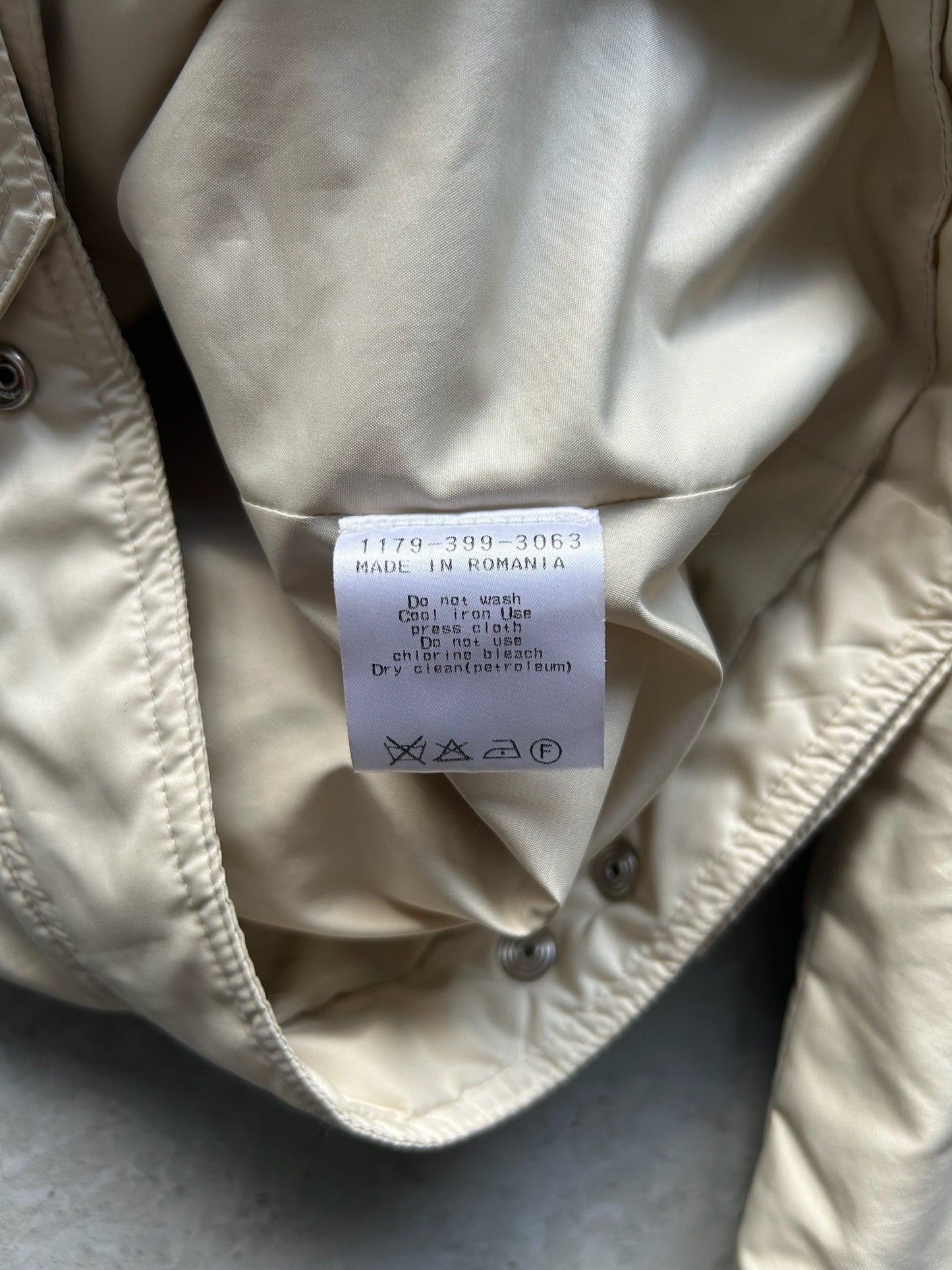 Veronique Branquinho Cream Nylon Asymmetrical Zip Jacket (46)