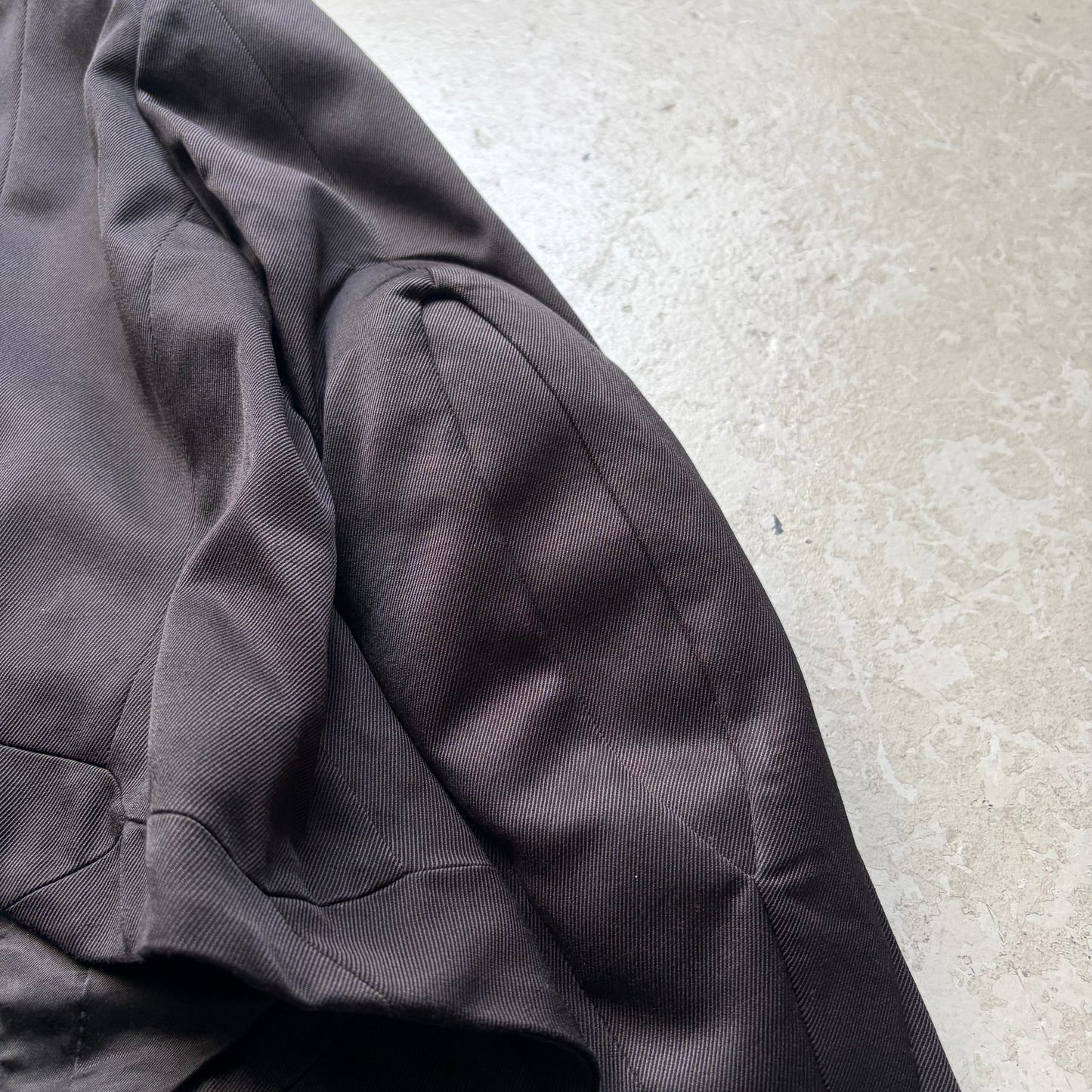 Julius FW23 Padded Geometric Cropped Blazer (3)