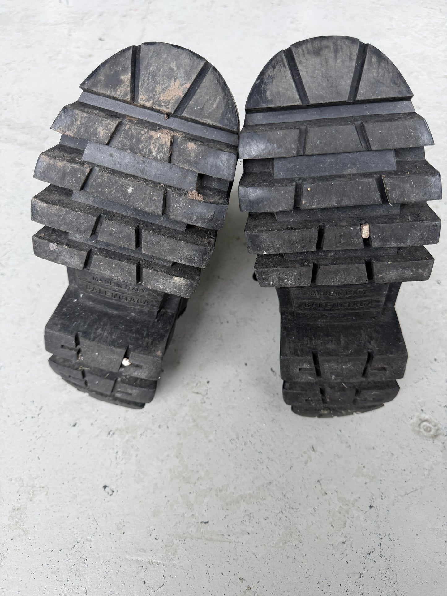 Balenciaga Black Bulldozers (42)