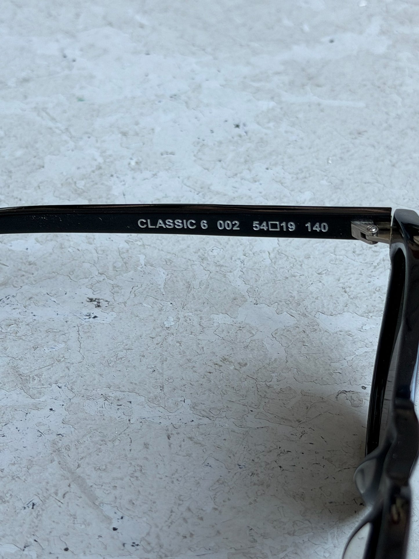 Saint Laurent Classic 6 Sunglasses (OS)