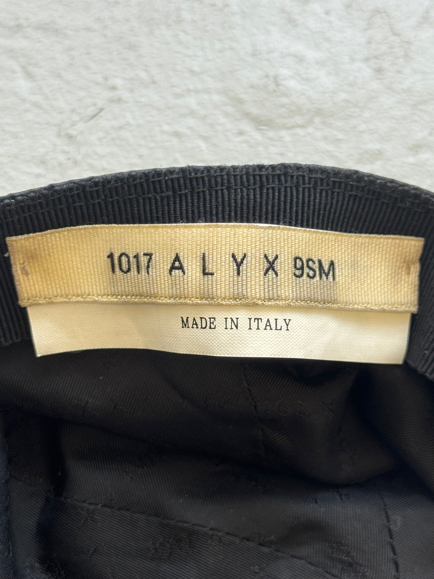 1017 Alyx 9SM Treated Hat With Buckle (OS)