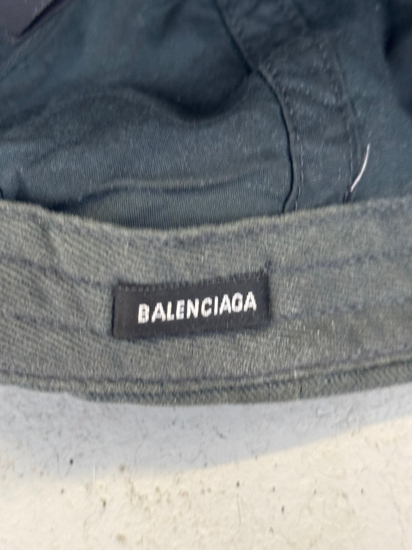 Balenciaga BB Sprayed Hat (L)