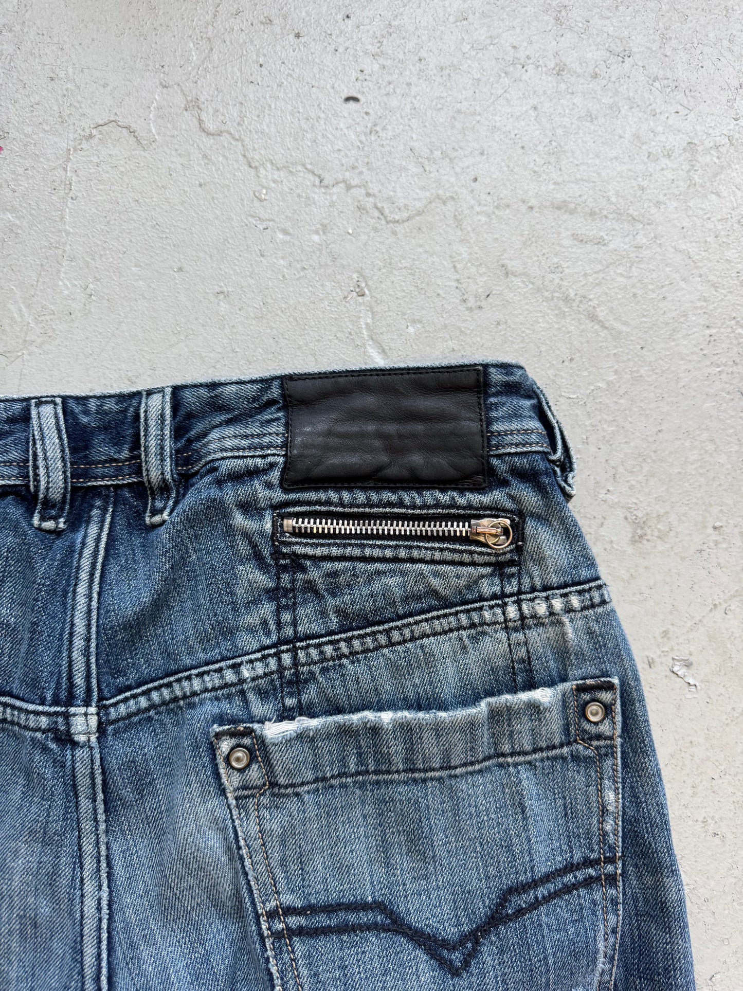 Diesel Light Wash Distressed Denim (32)