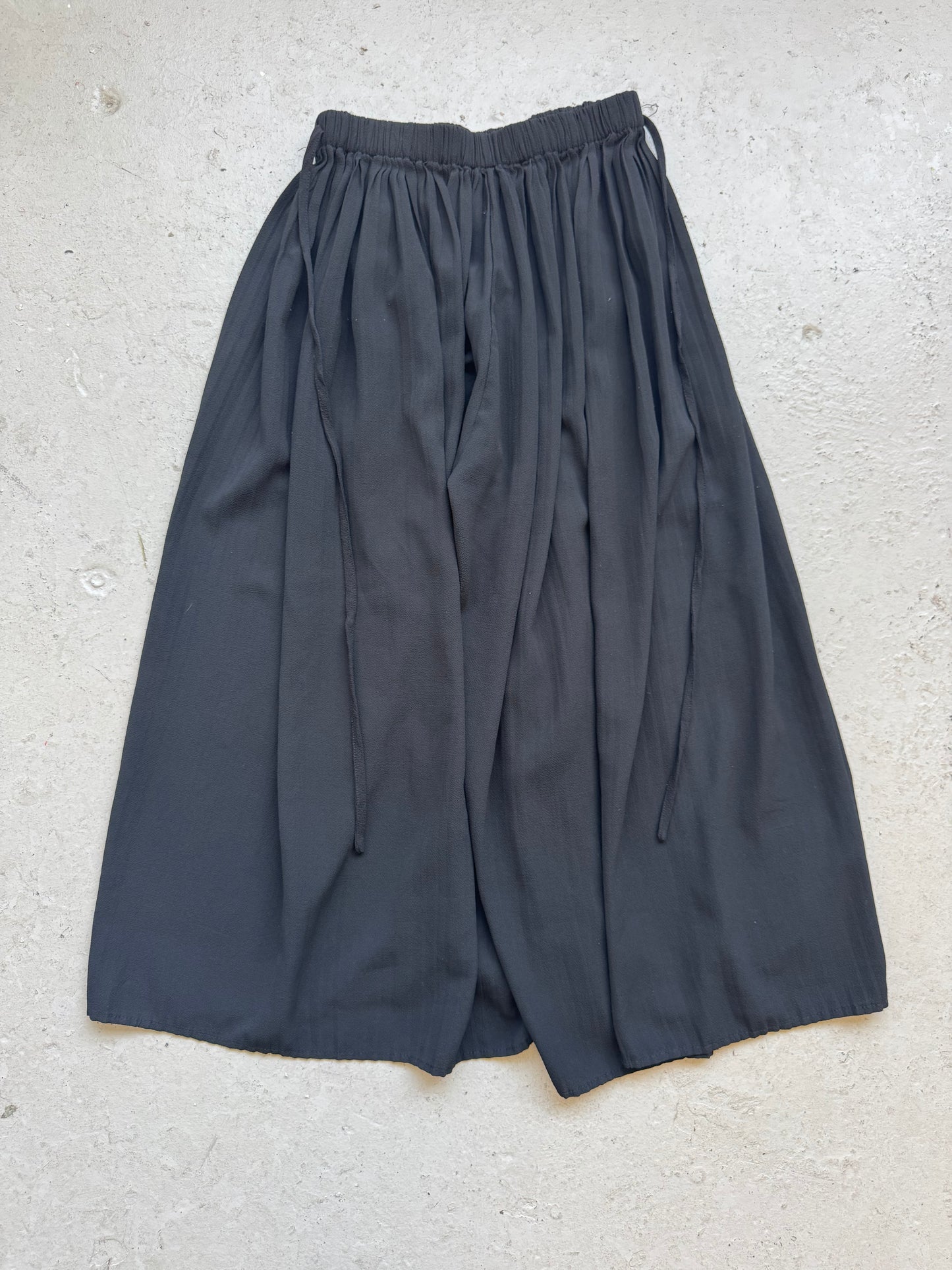 Black Light Pleated Shorts (M)
