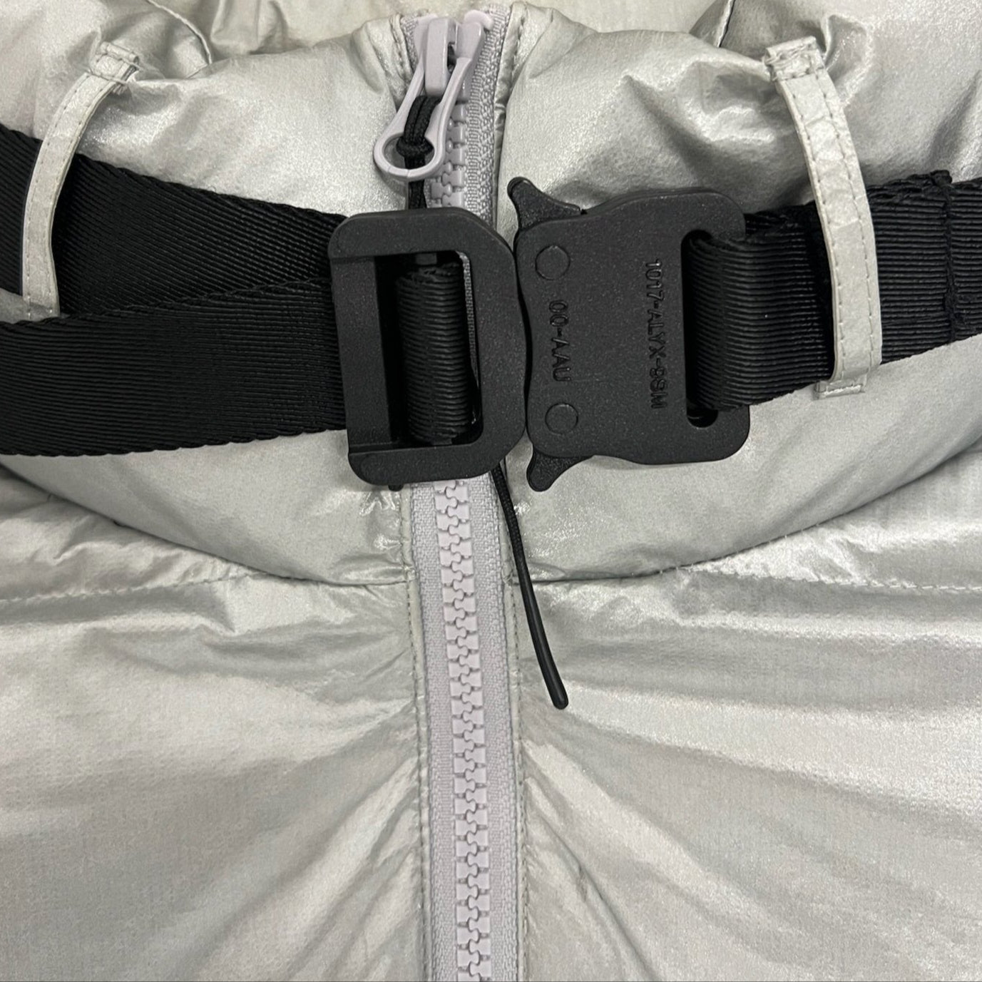 1017 9SM Alyx Silver Puffer Roller Coaster Buckle Coat (M)