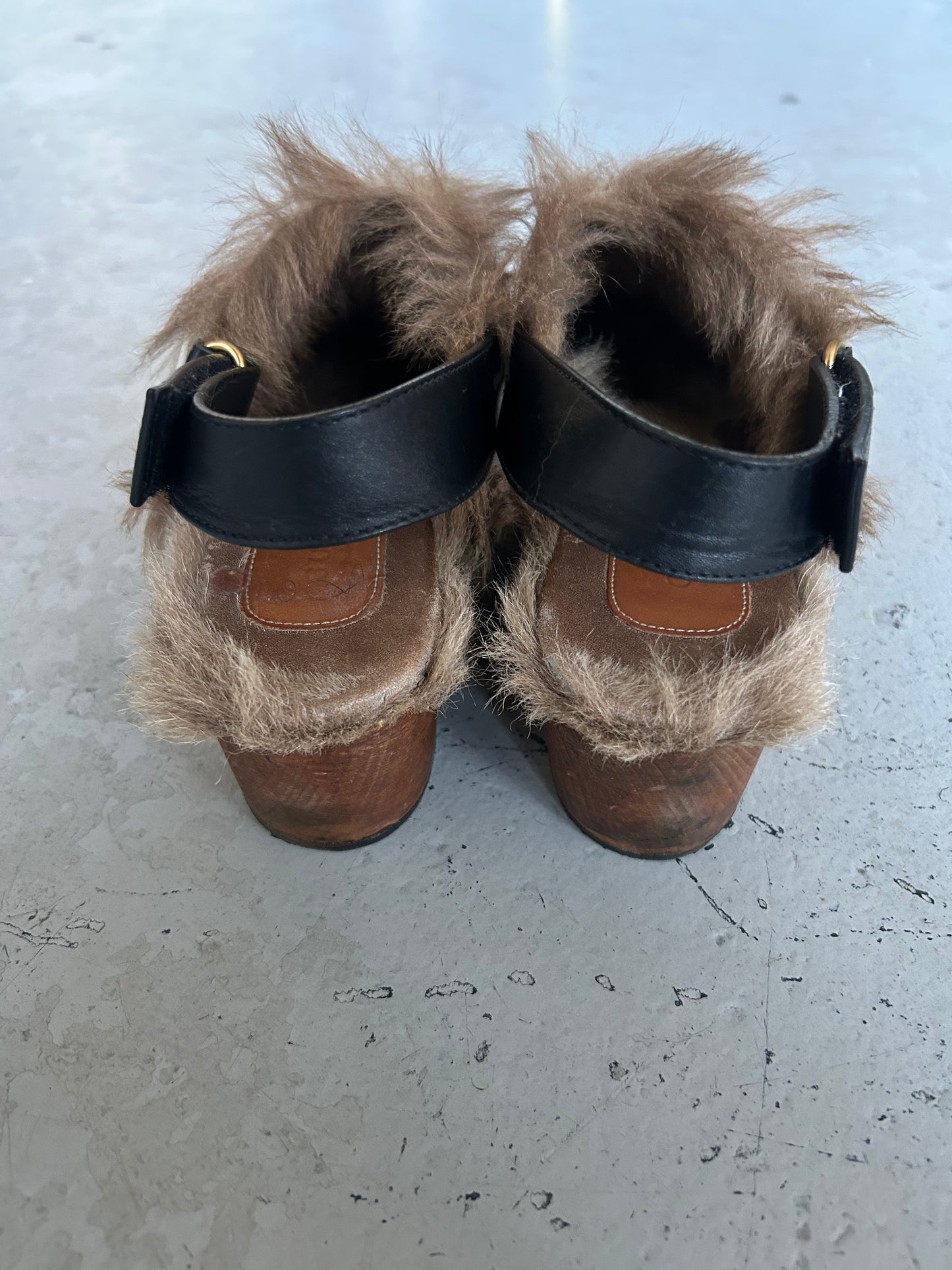 Gucci Fur Clogs (37)