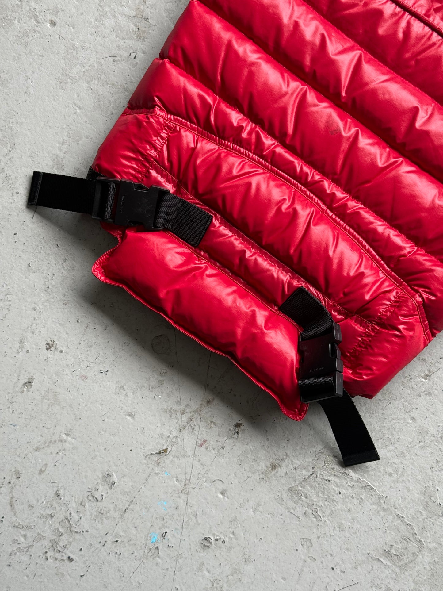Dior Homme AW07 "Navigate" Red Hooded Puffer Vest (44)