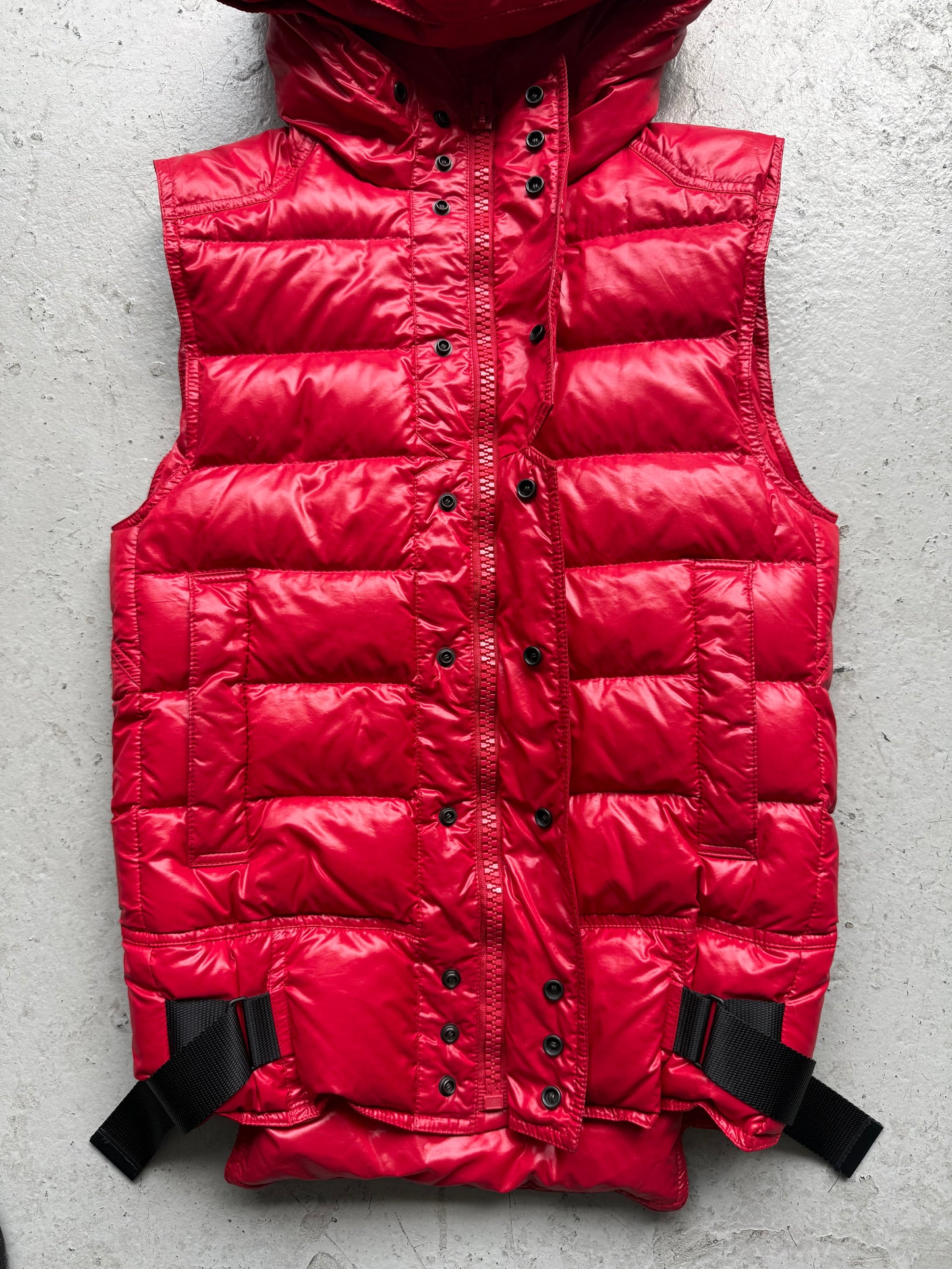 Dior Homme AW07 "Navigate" Red Hooded Puffer Vest (44)