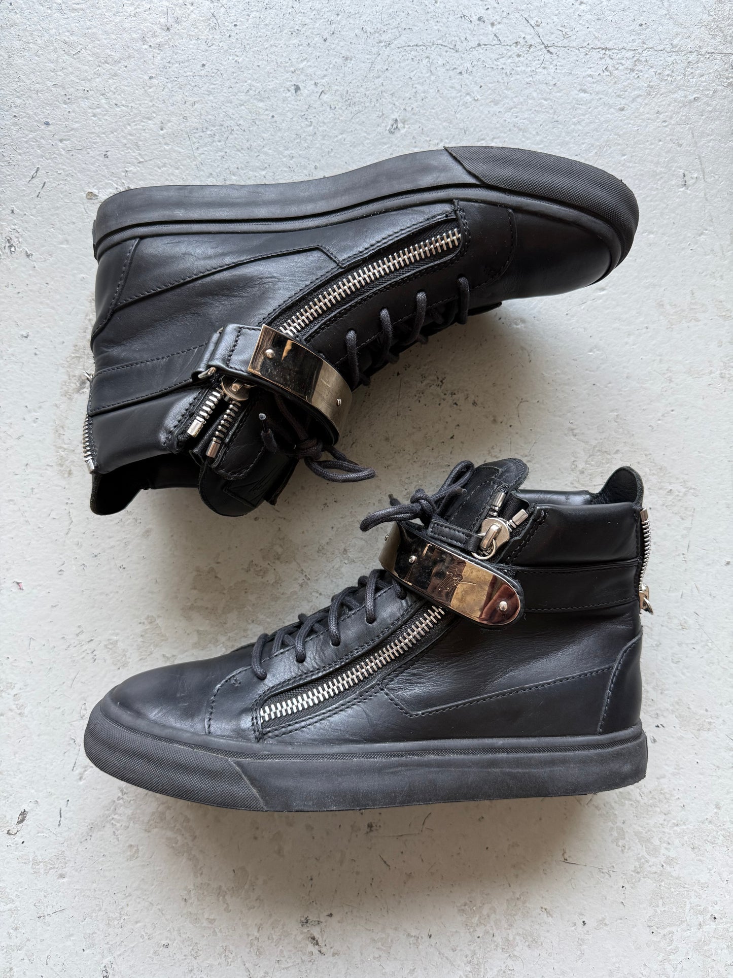 Giuseppe Black Leather Plated Strapped Leather Sneakers (42)