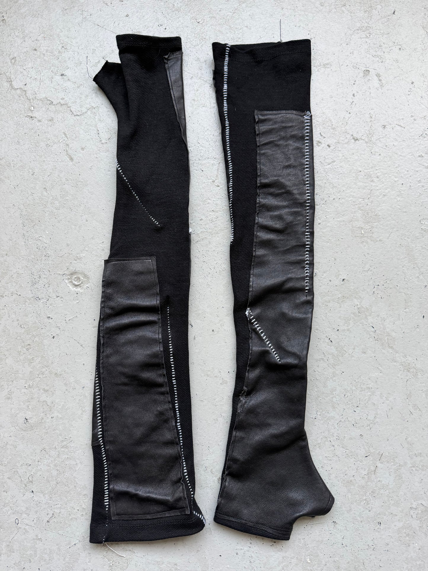 Zam Barrett Black Leather Arm Sleeves (OS)