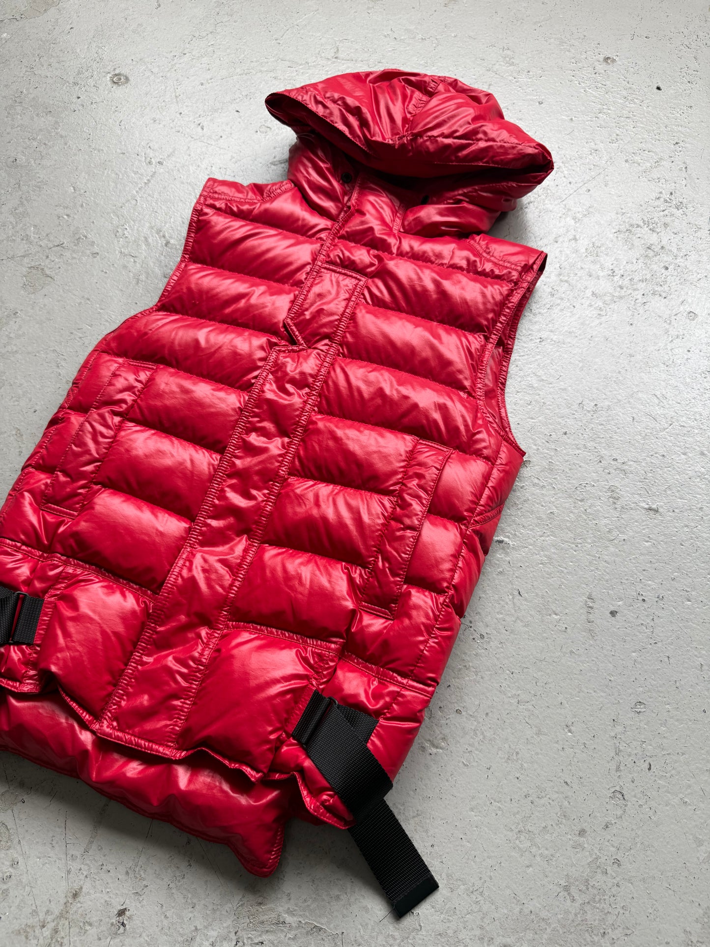 Dior Homme AW07 "Navigate" Red Hooded Puffer Vest (44)
