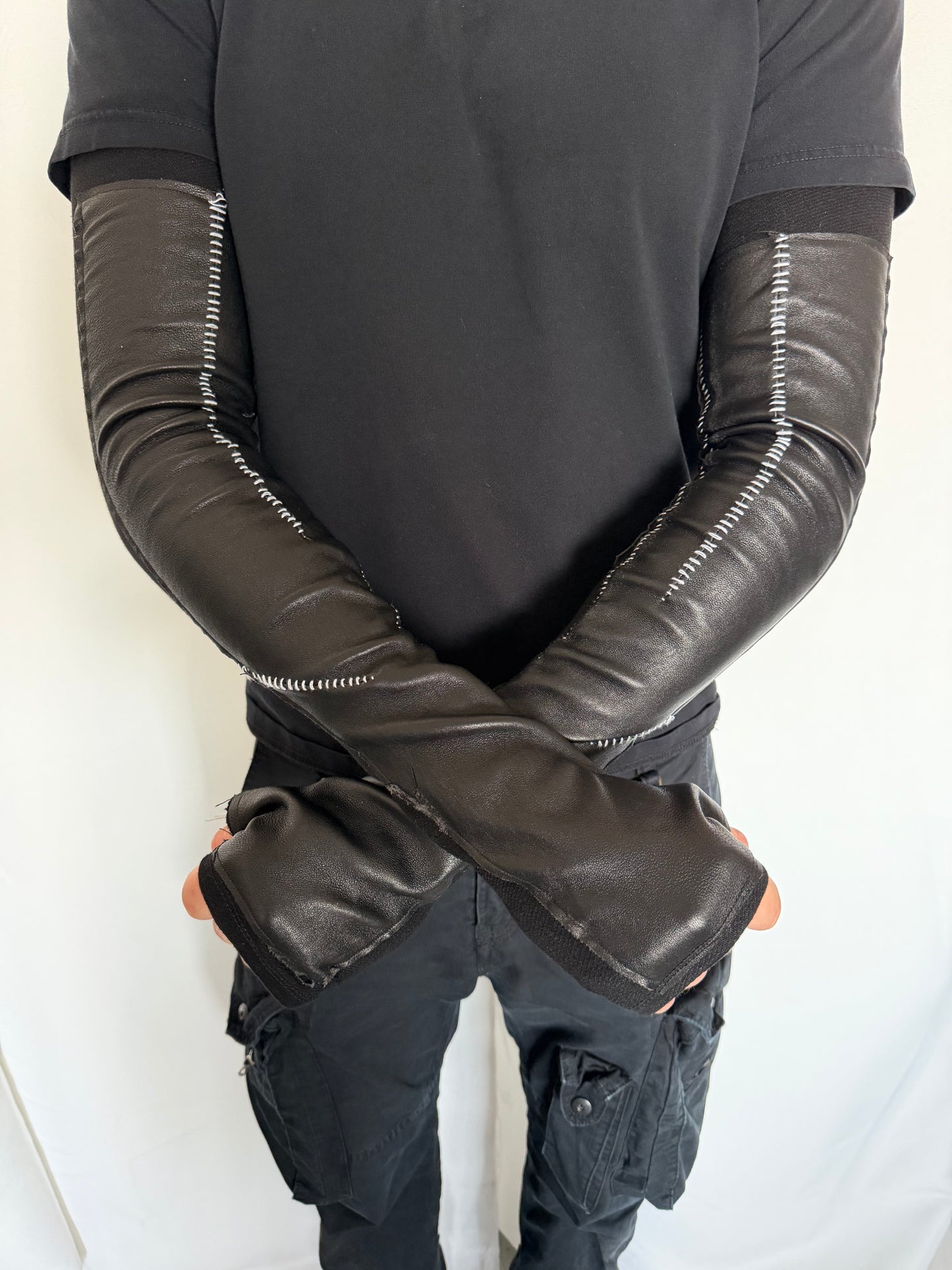 Zam Barrett Black Leather Arm Sleeves (OS)