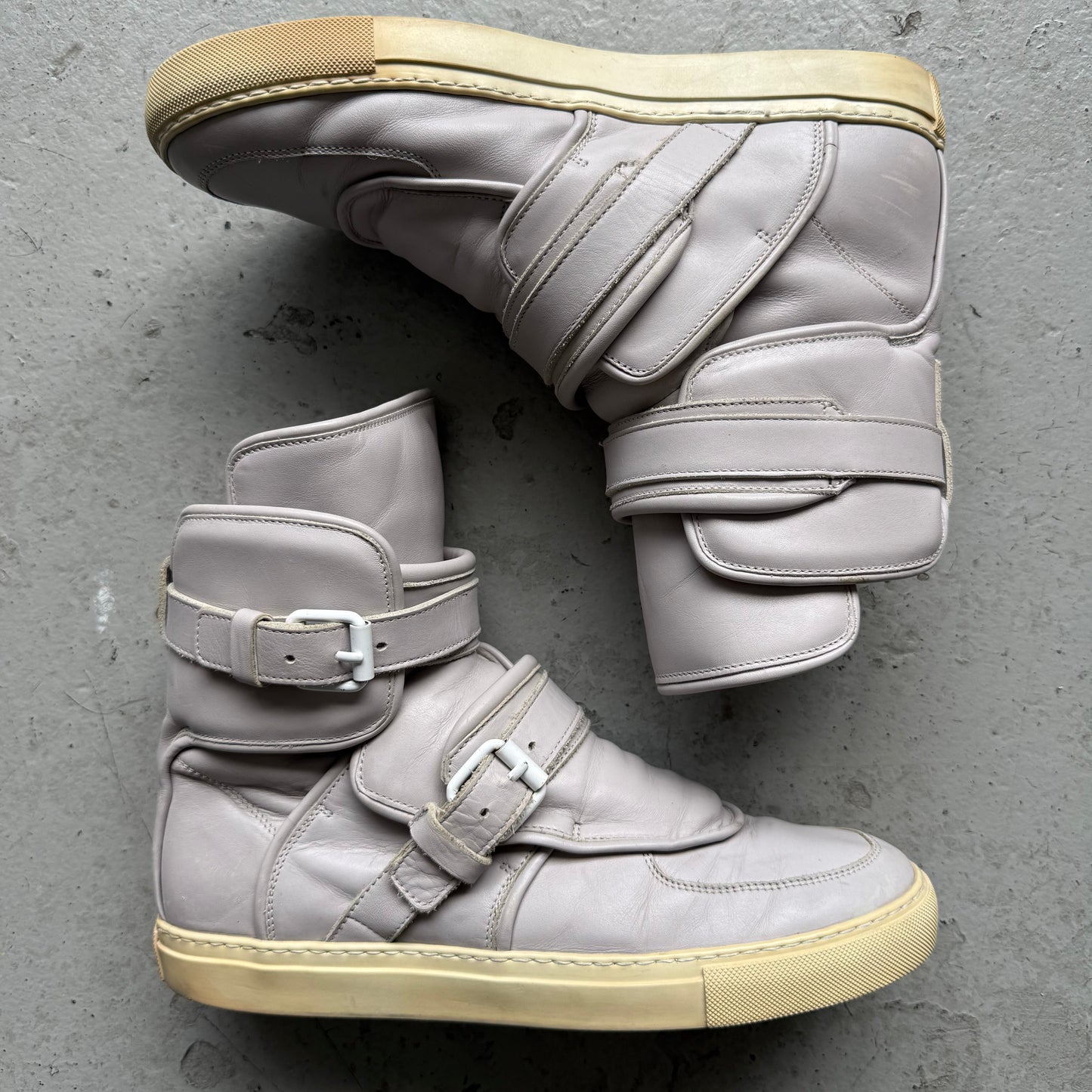 Givenchy Double Buckle Grey High Top Sneakers (42)