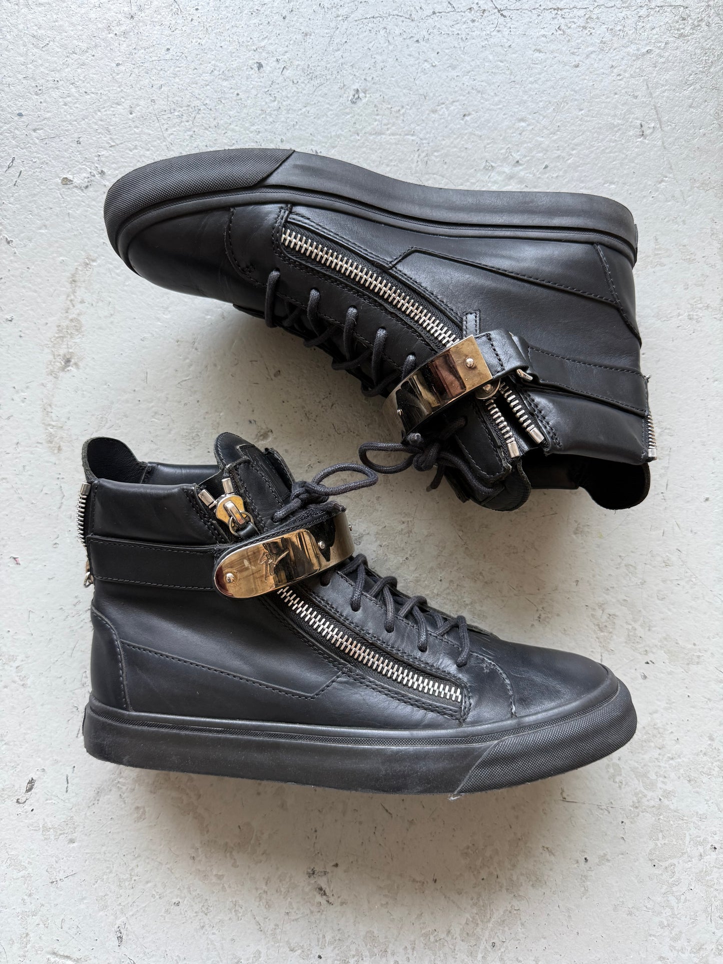 Giuseppe Black Leather Plated Strapped Leather Sneakers (42)