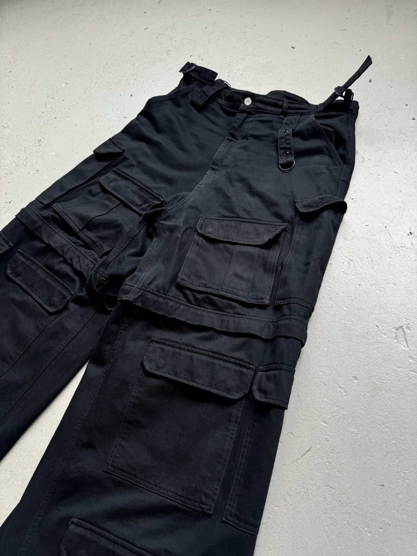 Vetements SS23 Multi Pocket Heavy Convertible Cargo Pants (36)