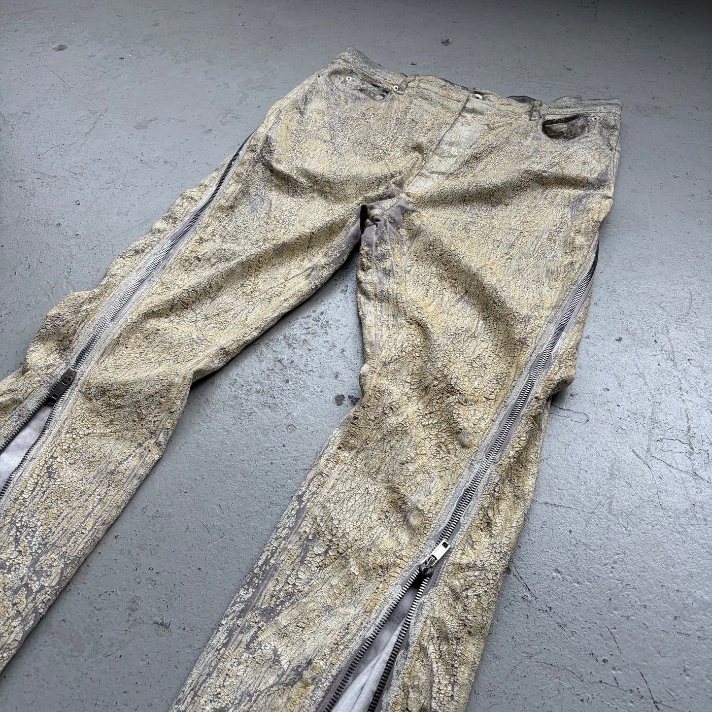 Rick Owens SS25 HOLLYWOOD Milk Mudcrust Banana Bolan (38)