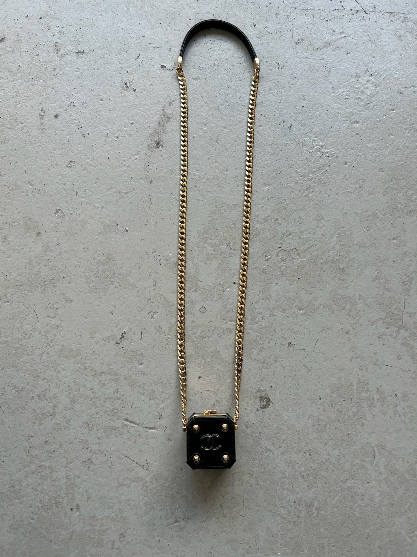 Chanel Clutch With Chain Shiny Crumpled Calfskin & Gold-Tone Metal (OS)