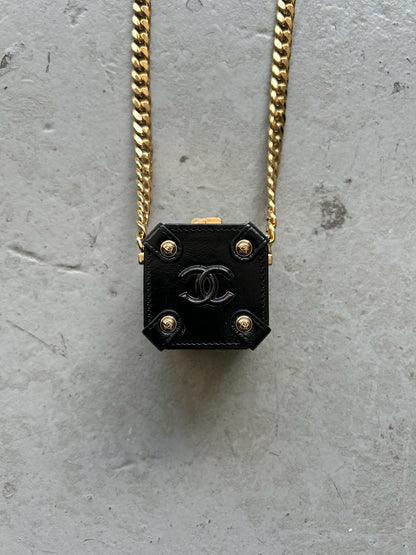 Chanel Clutch With Chain Shiny Crumpled Calfskin & Gold-Tone Metal (OS)