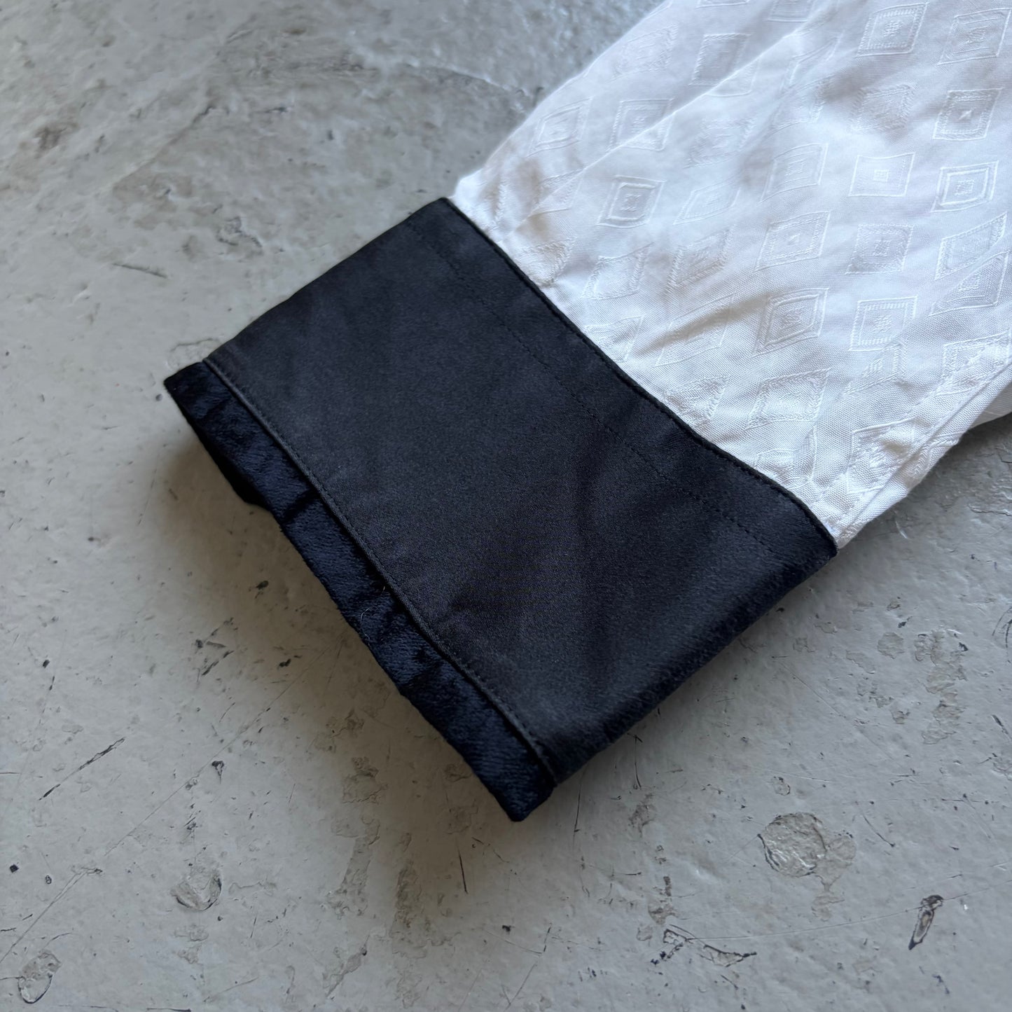 Dolce & Gabbana Black Velour Colar Button Up (15.5/39)