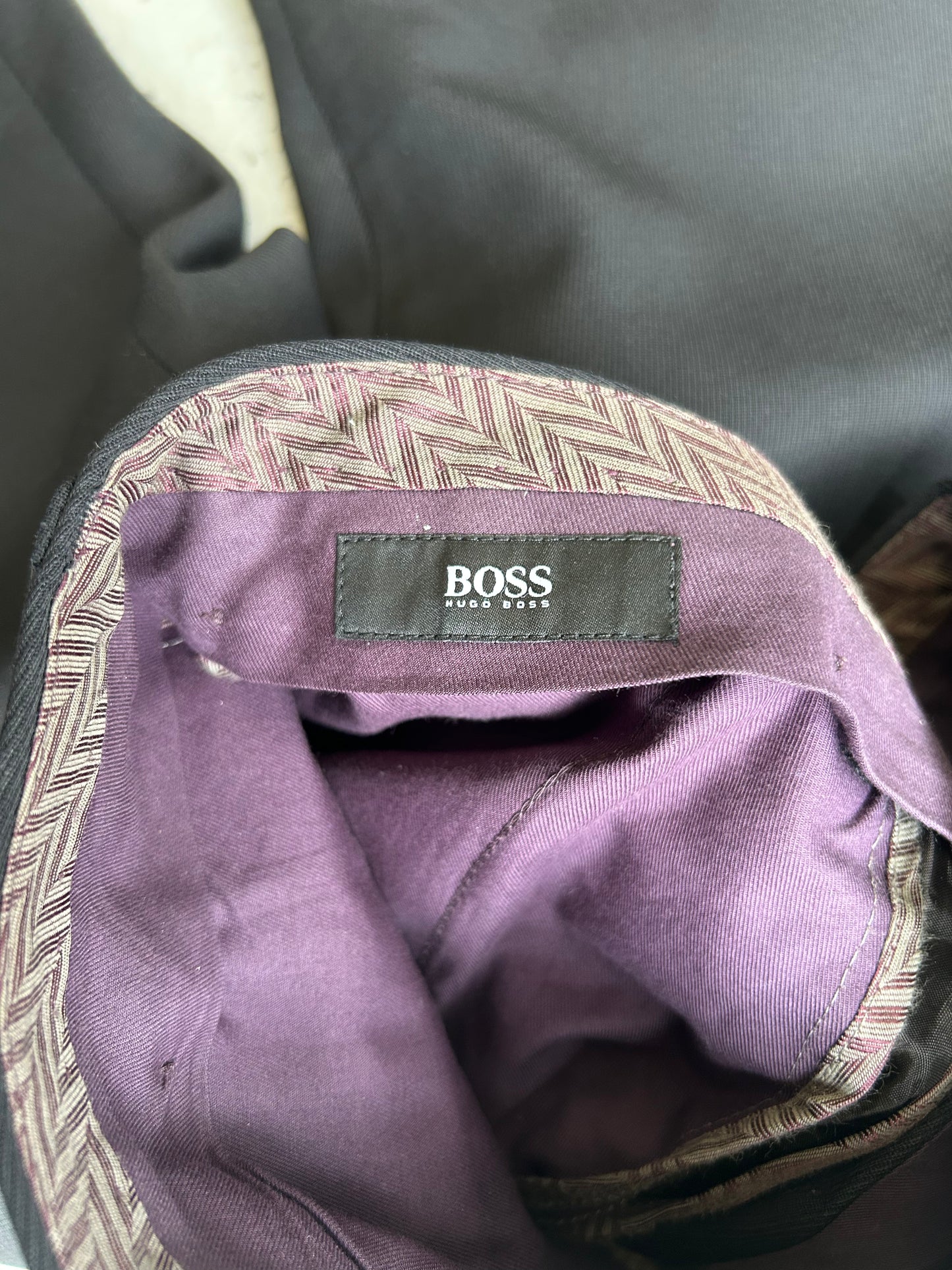 Hugo Boss Trousers (46)