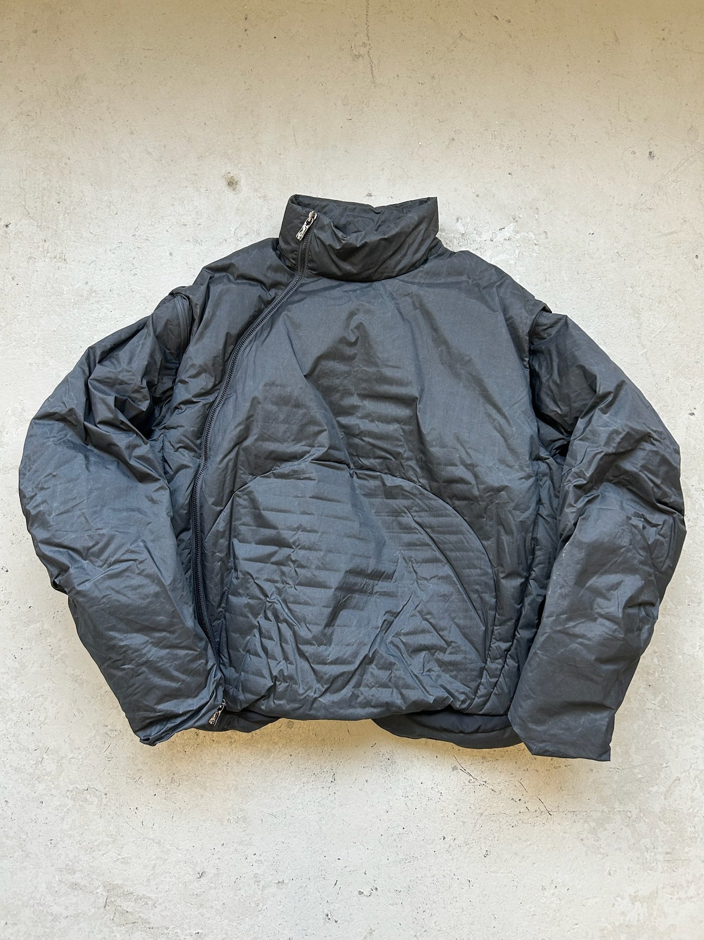 A. A. Spectrum Shallow Gan Down Jacket (XL)