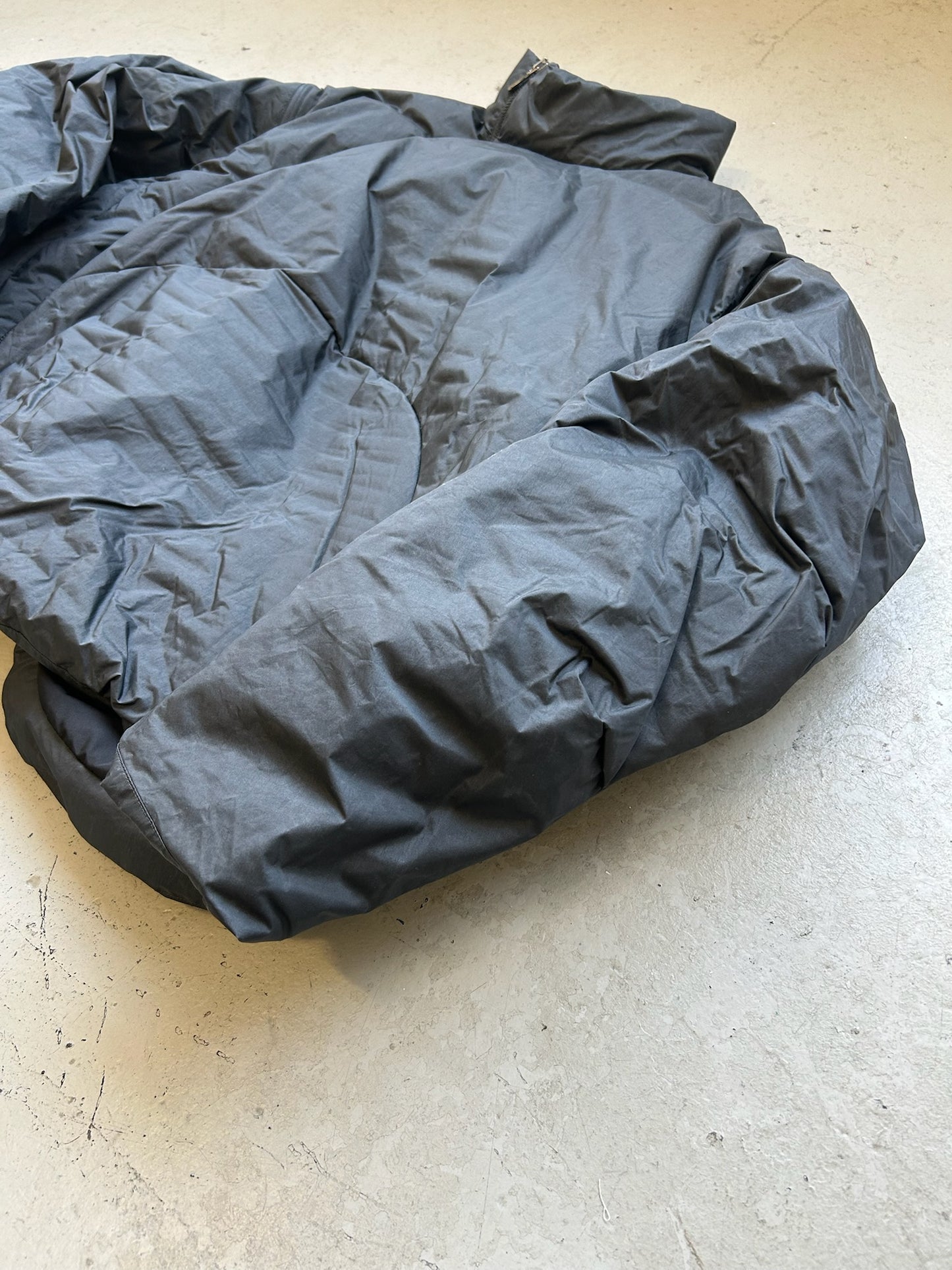 A. A. Spectrum Shallow Gan Down Jacket (XL)