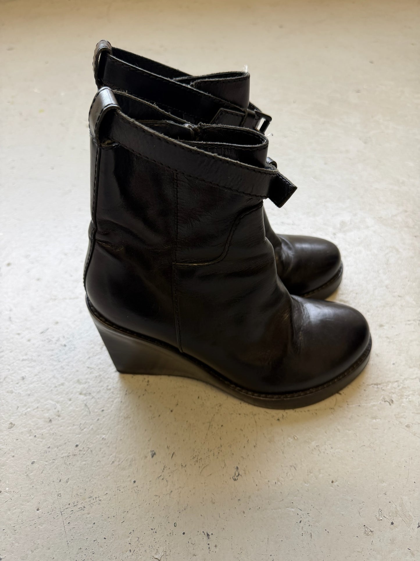 Ann Demeulemeester FW09 Calf Leather Wedge Boots (36.5)