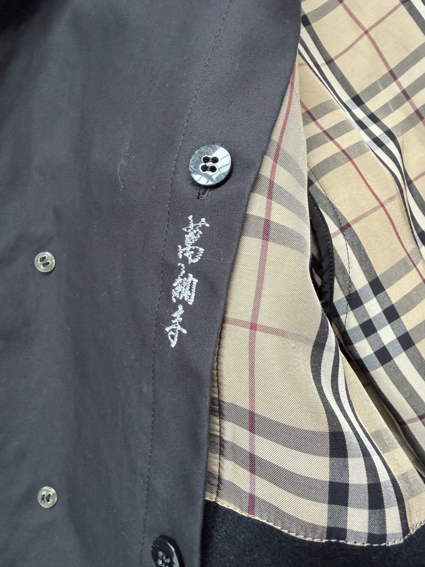 Burberry Trench Coat (M)