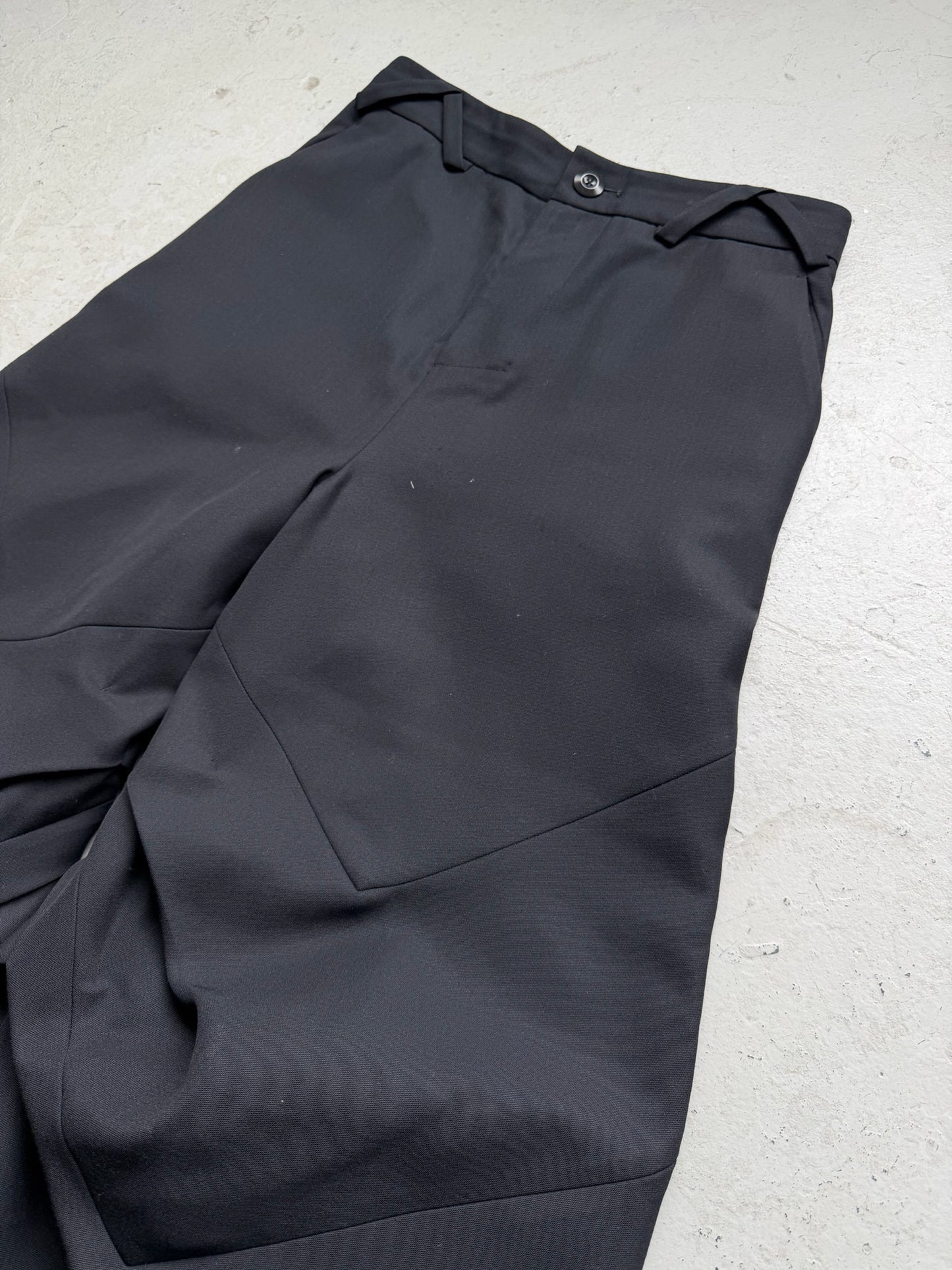 Pet Tree Kor Black Pleated Trousers (52)