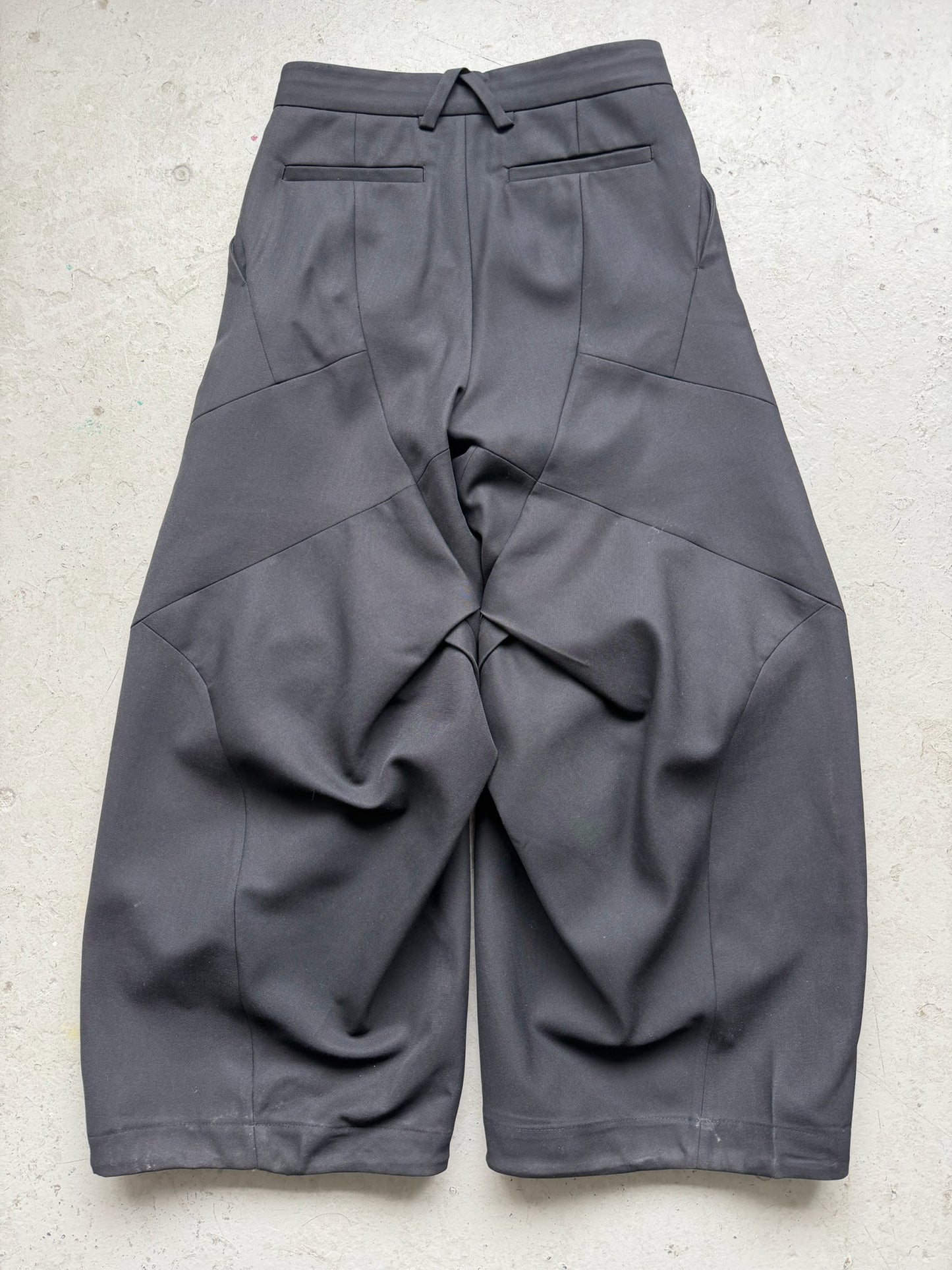 Pet Tree Kor Black Pleated Trousers (52)