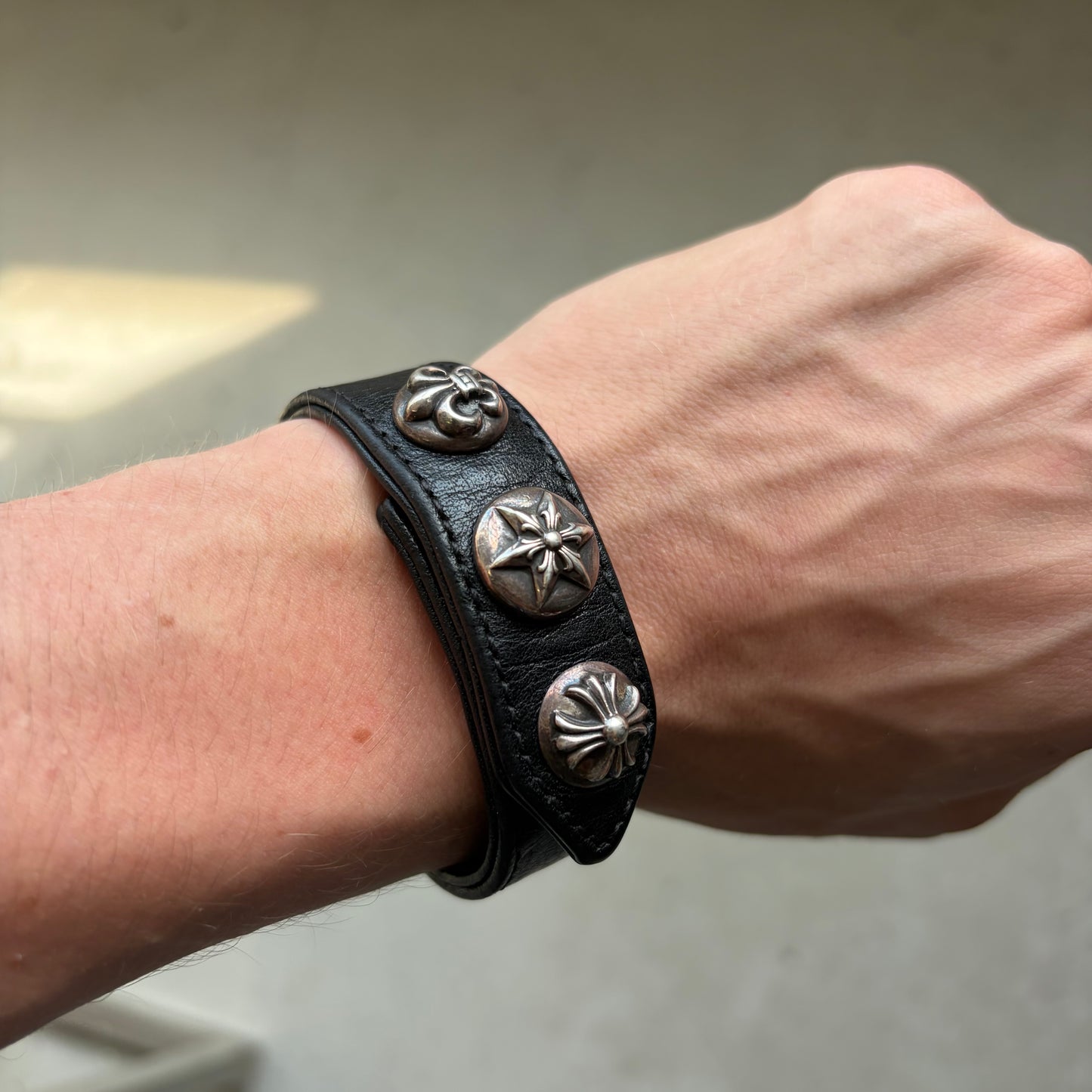 Chrome Hearts Black Leather Strap Silver Fleur Snap Bracelet (OS)