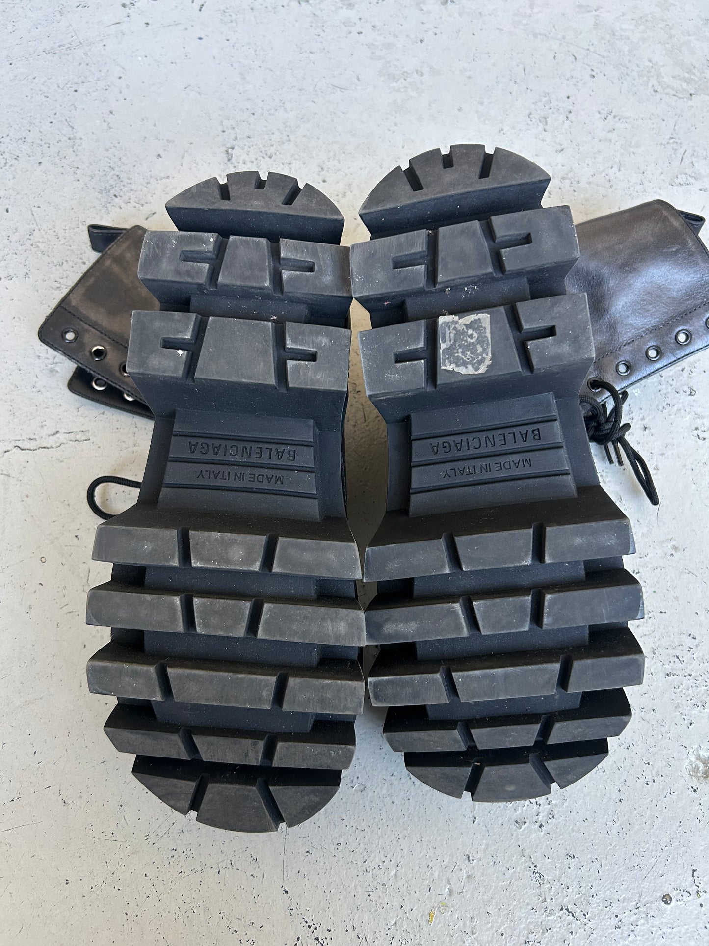 Balenciaga Bulldozer Boots (42)