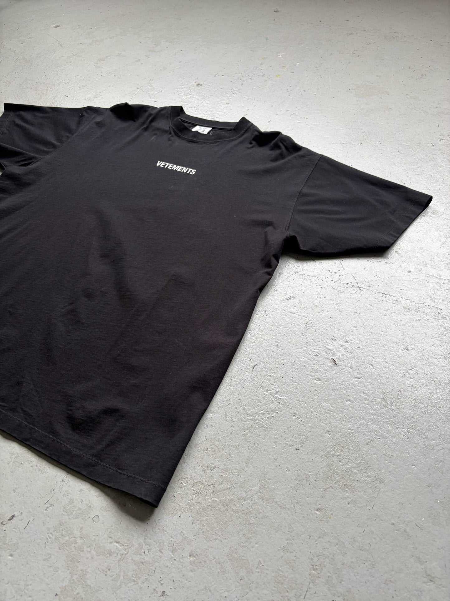 Vetements Logo Label Black Short Sleeve (L)