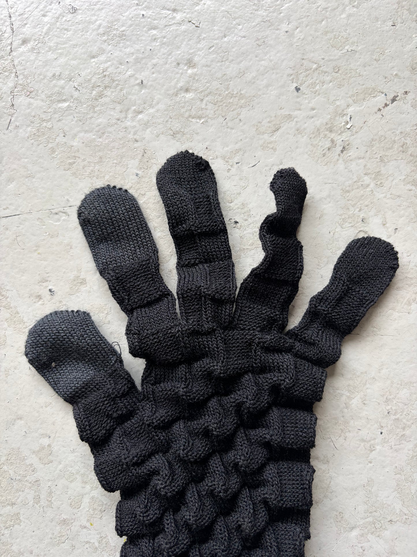 Issey Miyake Pleated Gloves (OS)