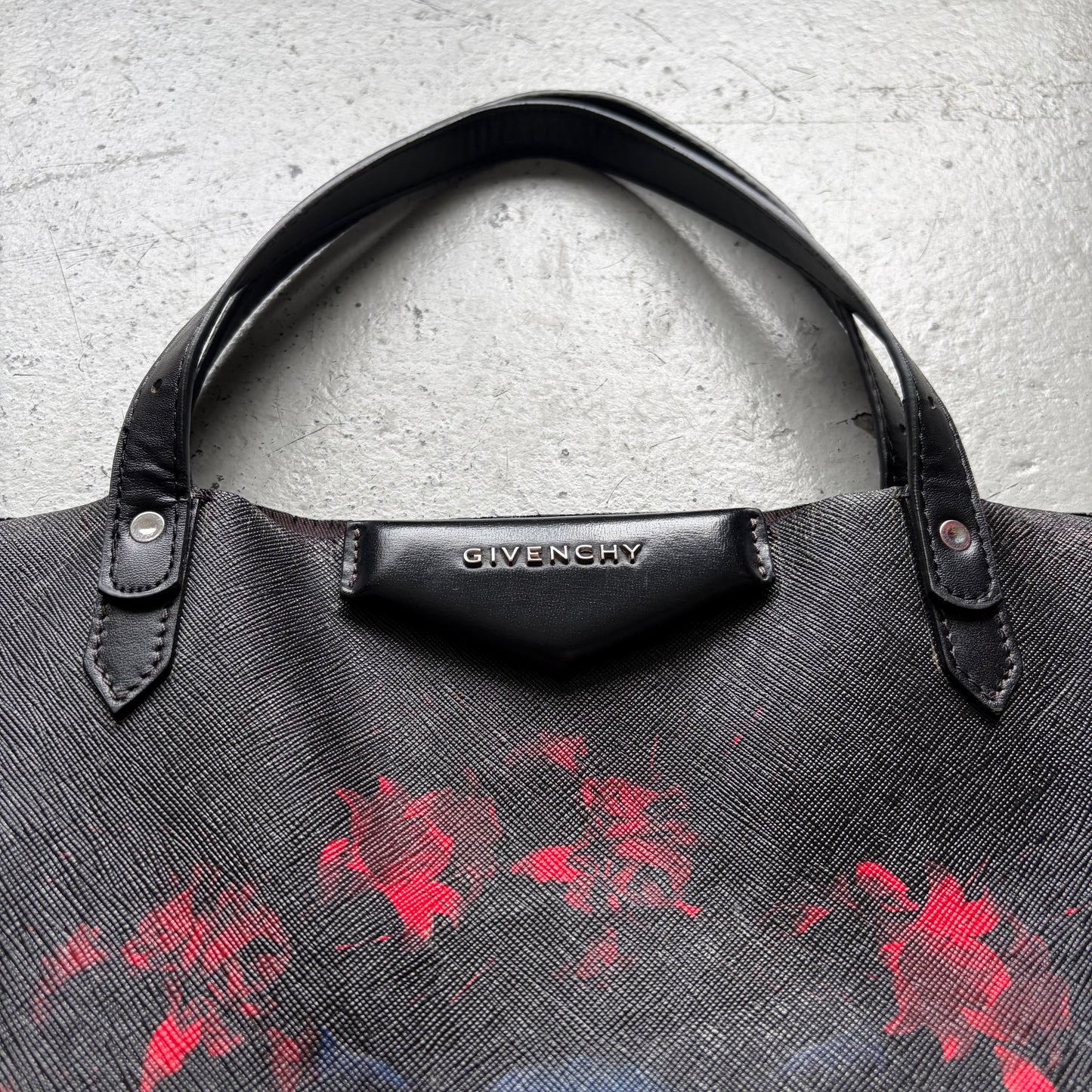 Givenchy Jaguar Bag (OS)