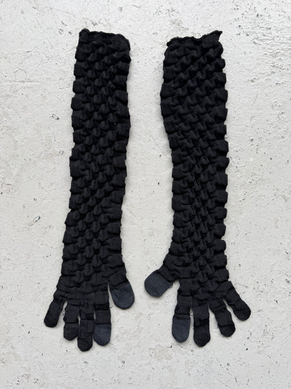 Issey Miyake Pleated Gloves (OS)