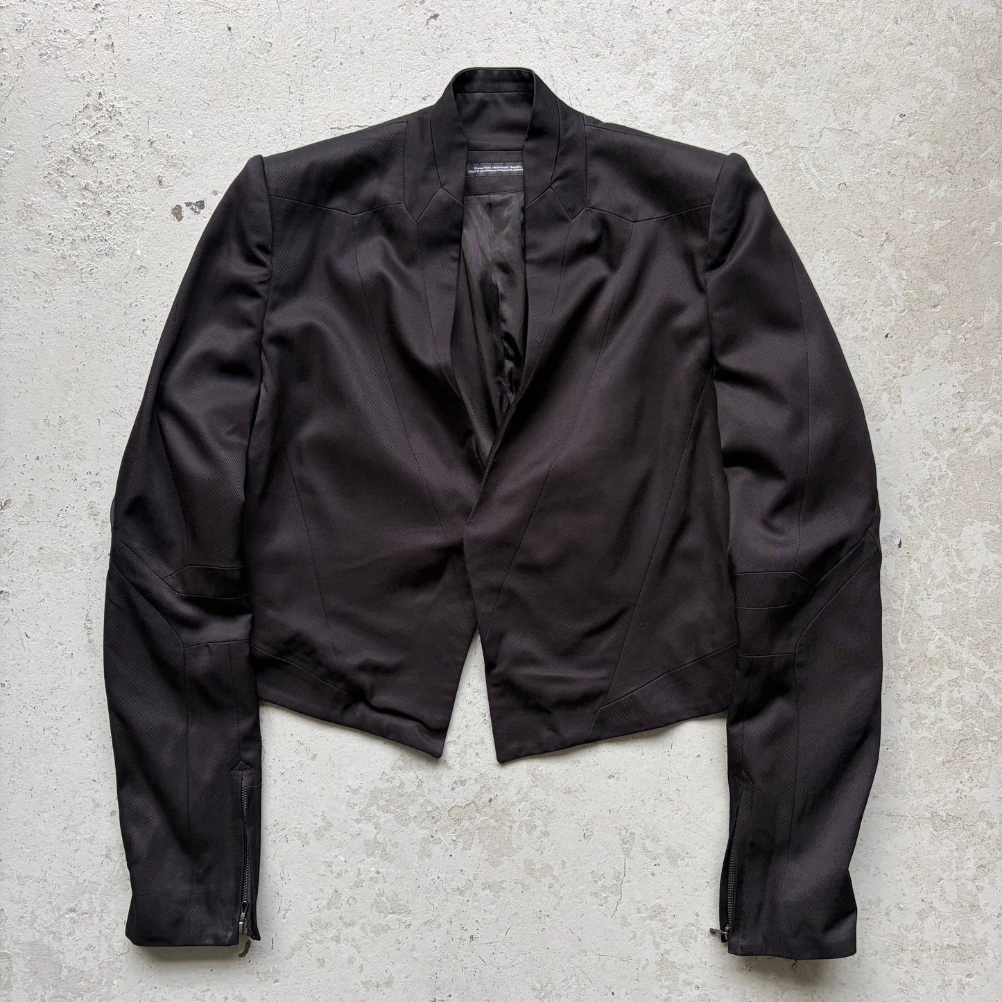 Julius FW23 Padded Geometric Cropped Blazer (3)