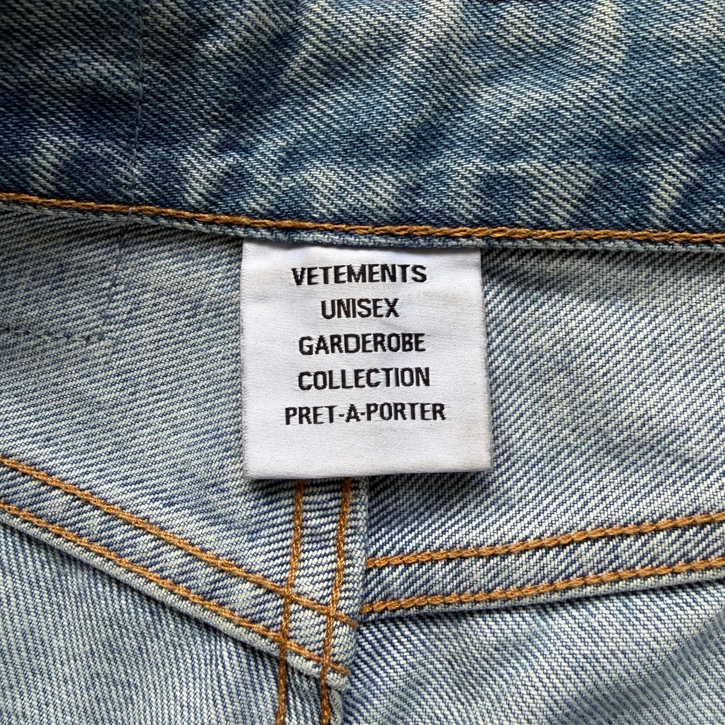 Vetements Wide Leg Light Wash Denim (M)