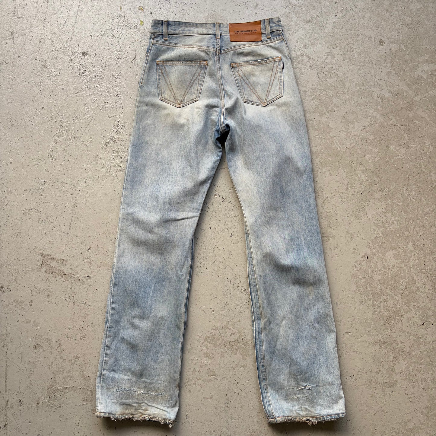 Vetements Wide Leg Light Wash Denim (M)