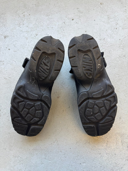 Comme Des Garcons x Nike Carnivore Sneakers (12)