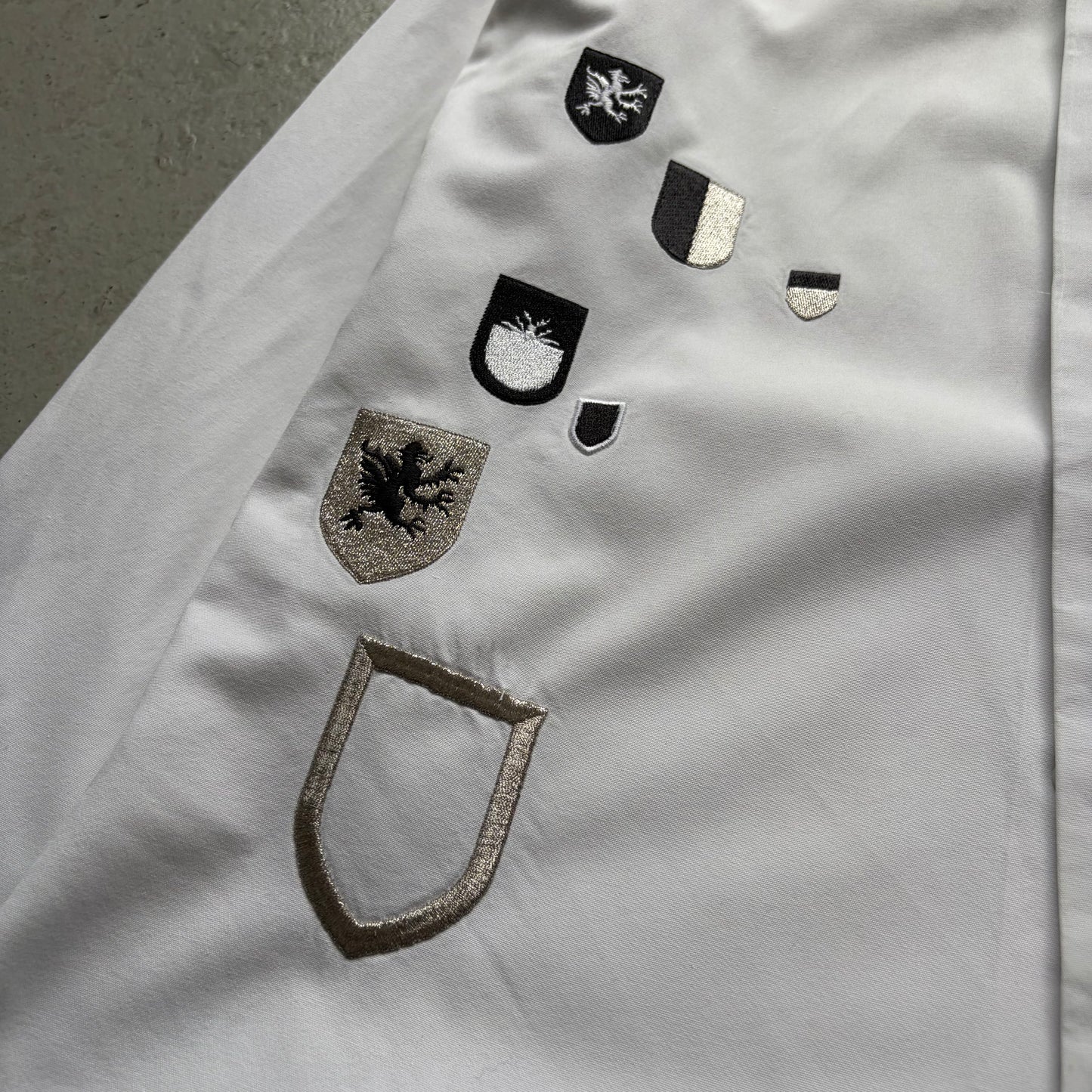 Dior Homme AW02 Reflection White Embroidered Crest Button Up (39)