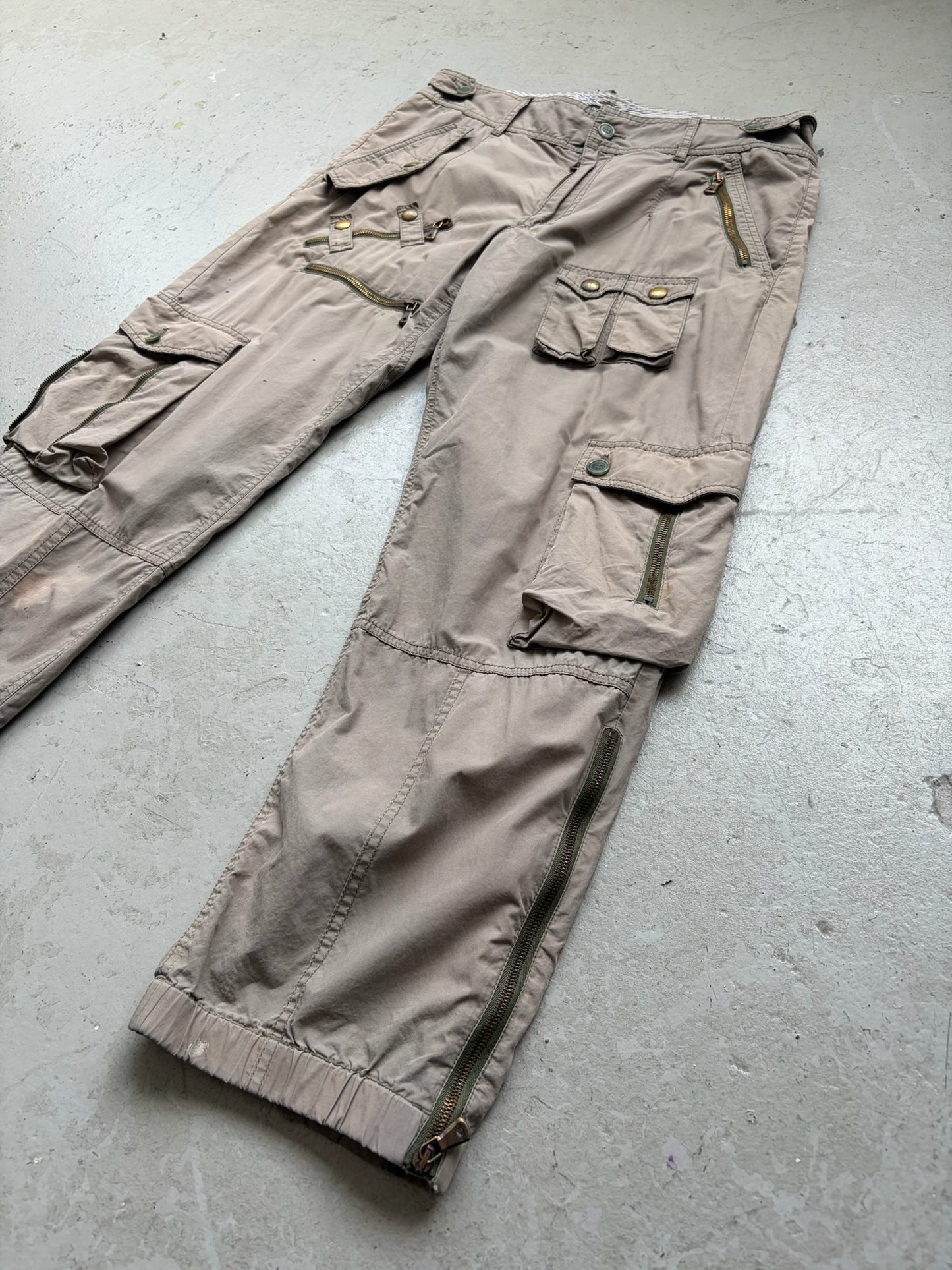 Dolce & Gabbana Grey Multi Pocket Cargo Pants (52)