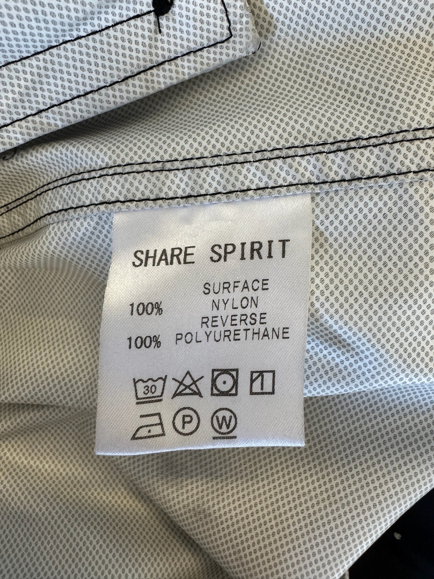 Share Spirit Windbreaker (46)