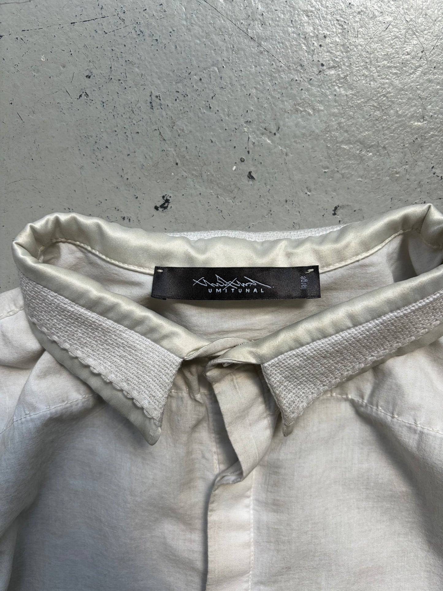 Umitual White Button Up Shirt (L)