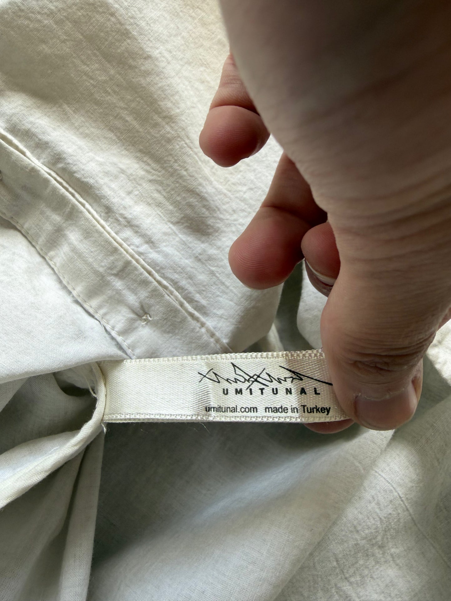 Umitual White Button Up Shirt (L)
