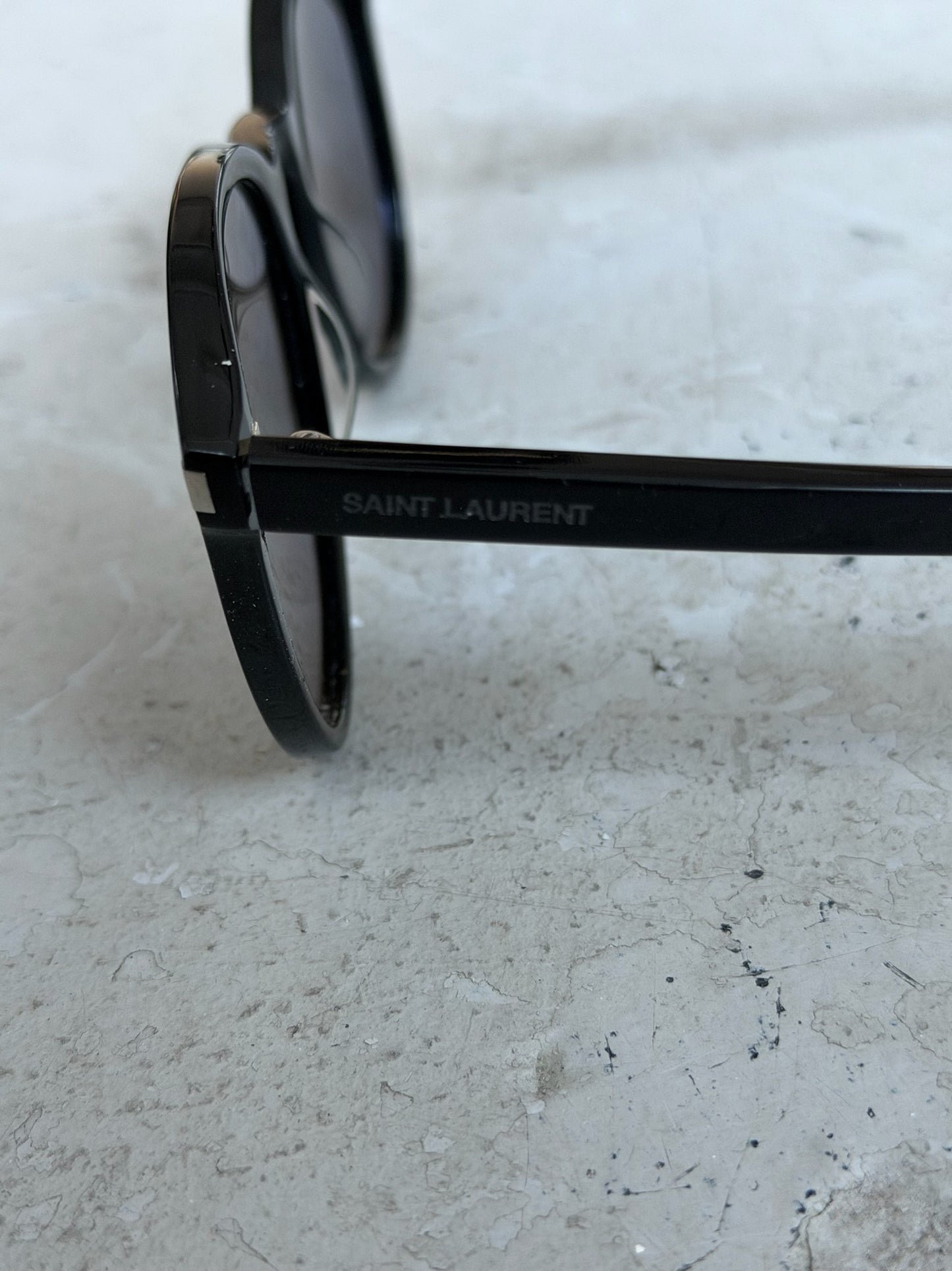 Saint Laurent Classic 6 Sunglasses (OS)