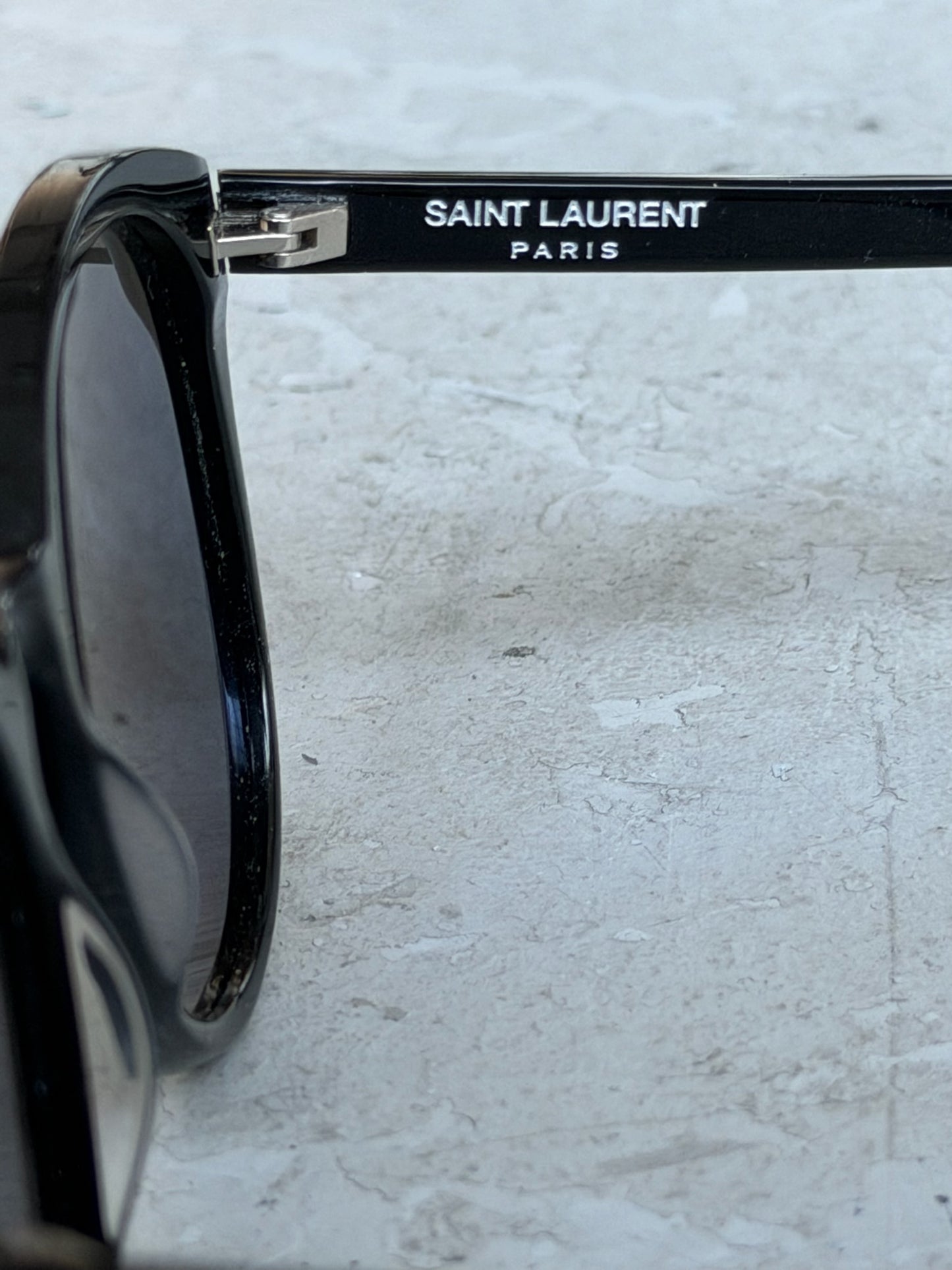 Saint Laurent Classic 6 Sunglasses (OS)