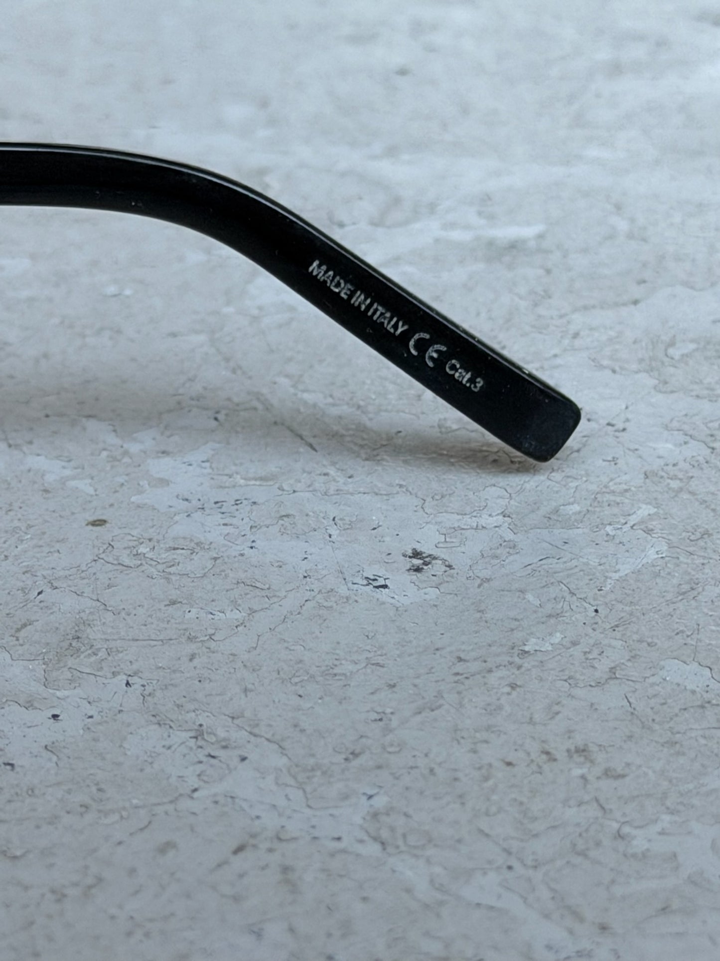 Saint Laurent Classic 6 Sunglasses (OS)