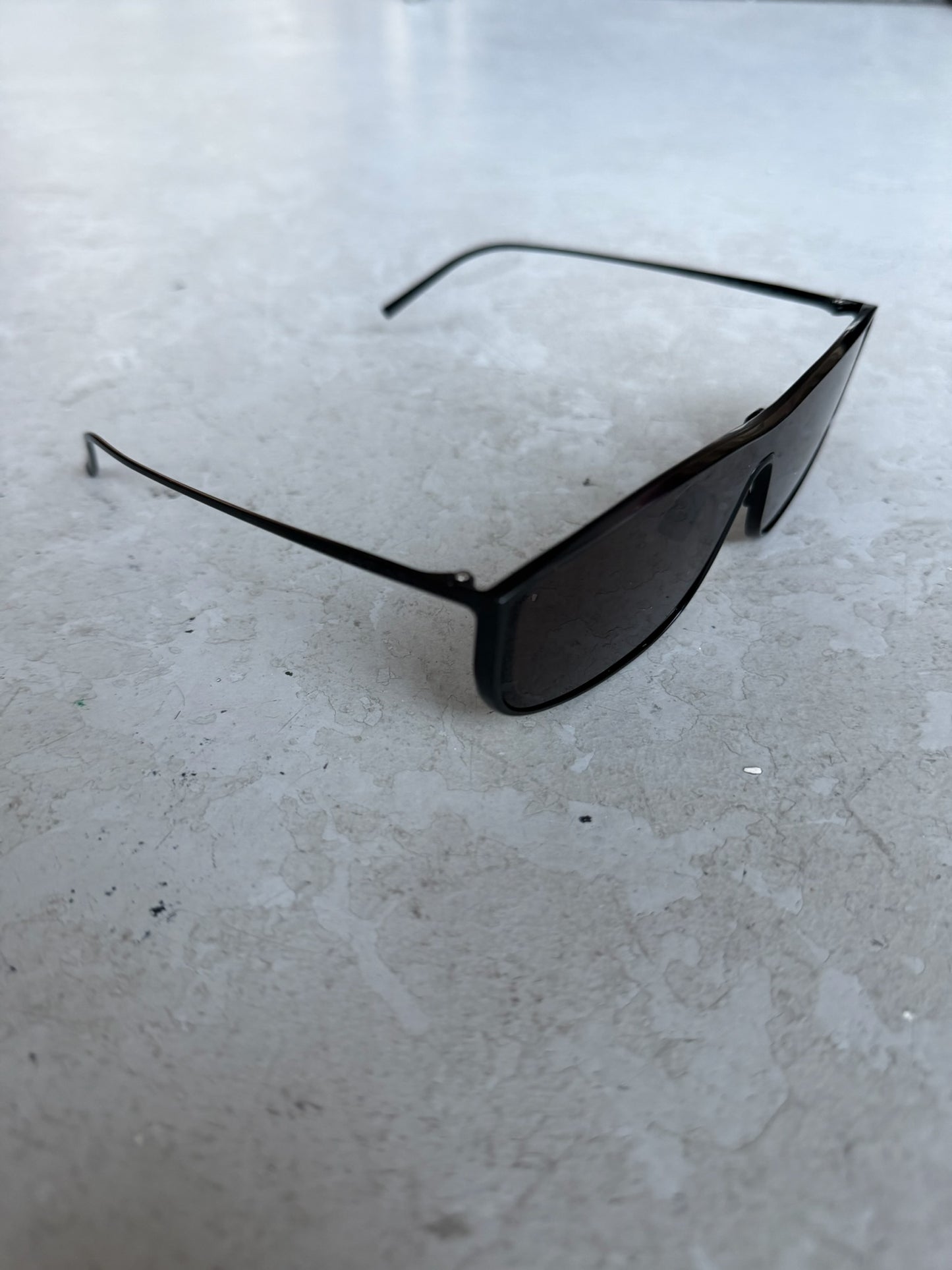 Saint Laurent 605 Luna Sunglasses (OS)